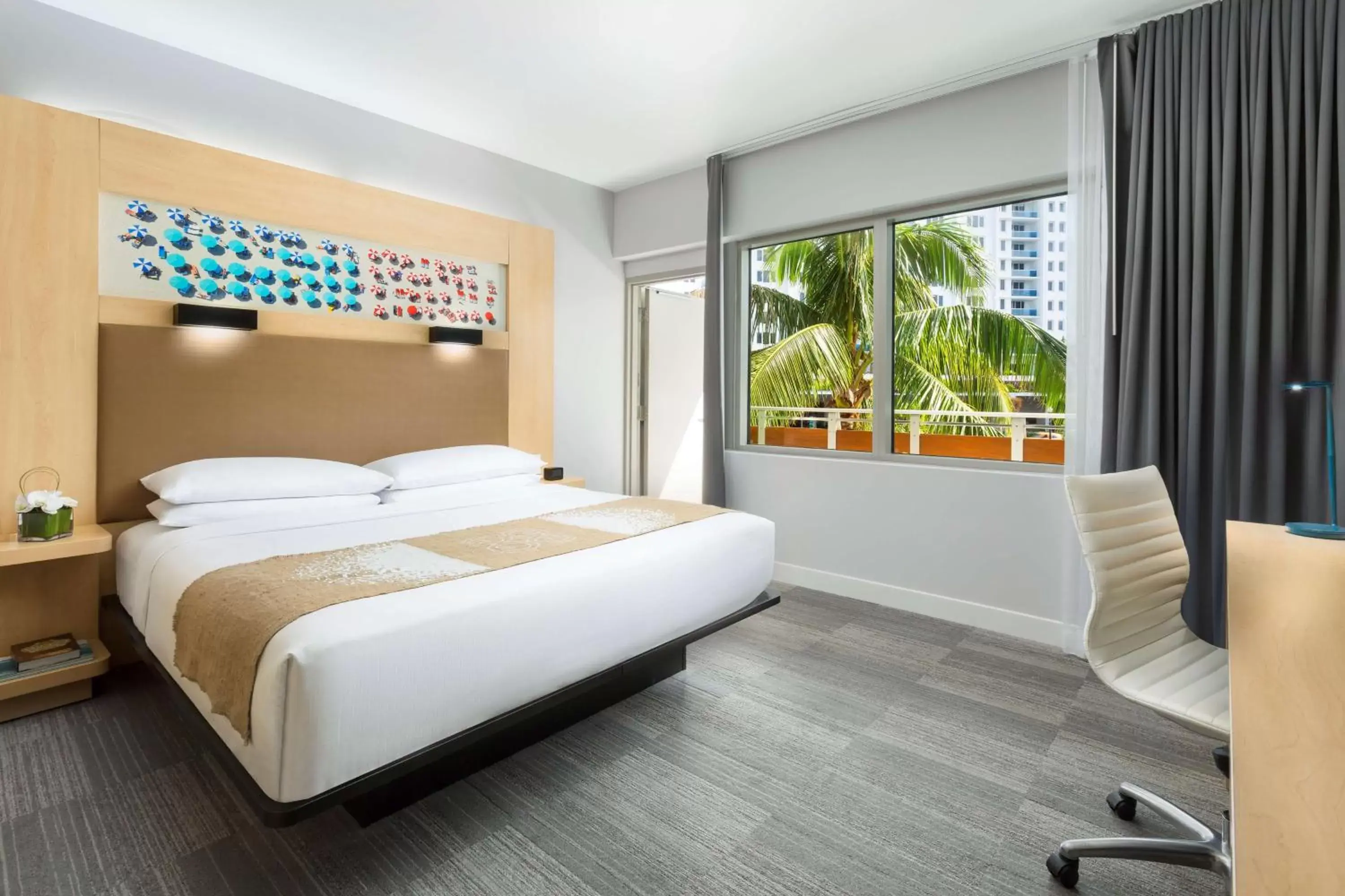 Photo of the whole room, Bed in The Gates Hotel South Beach - a Doubletree by Hilton
