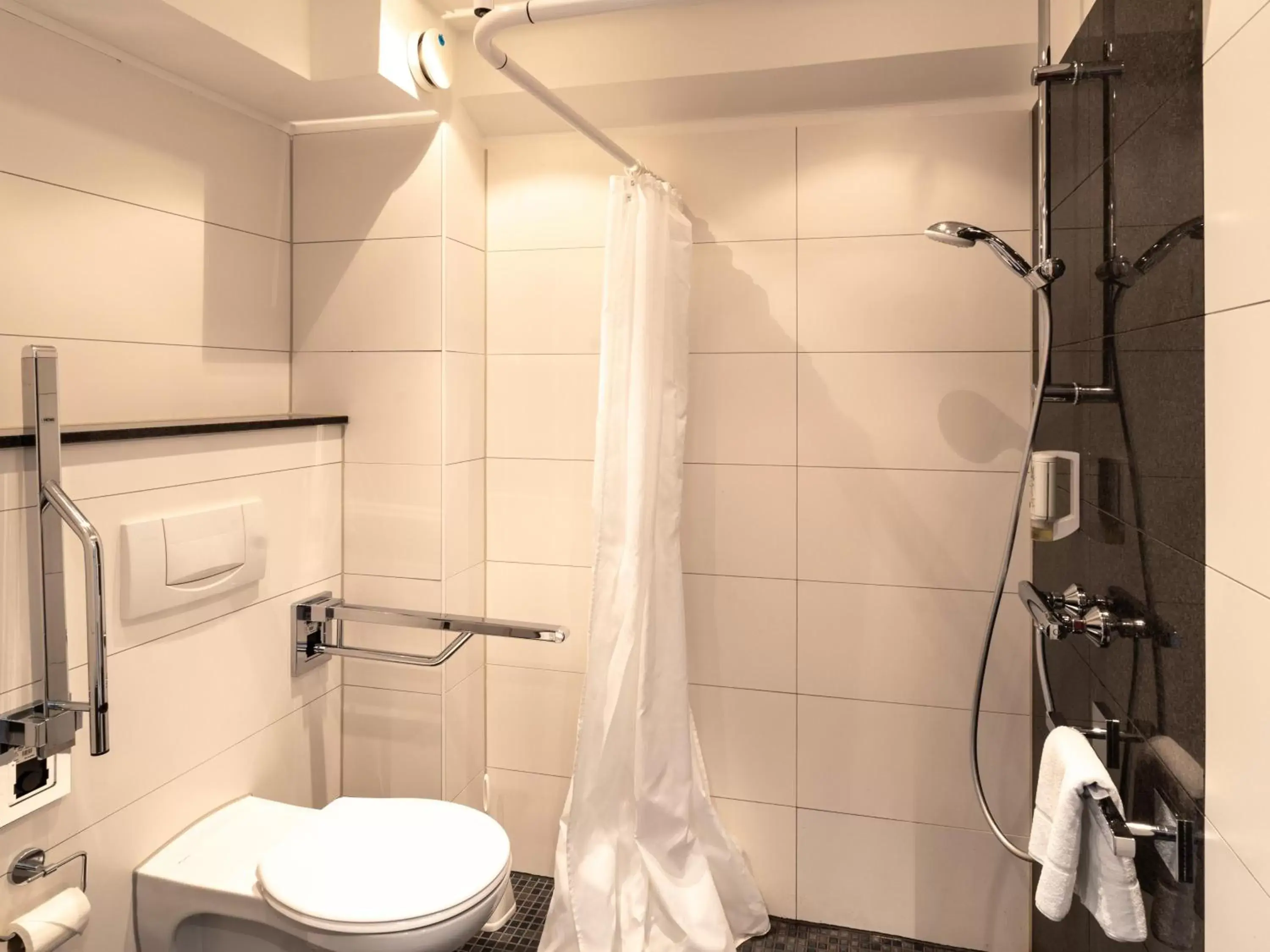 Shower, Bathroom in B&B Hotel Hannover-Lahe