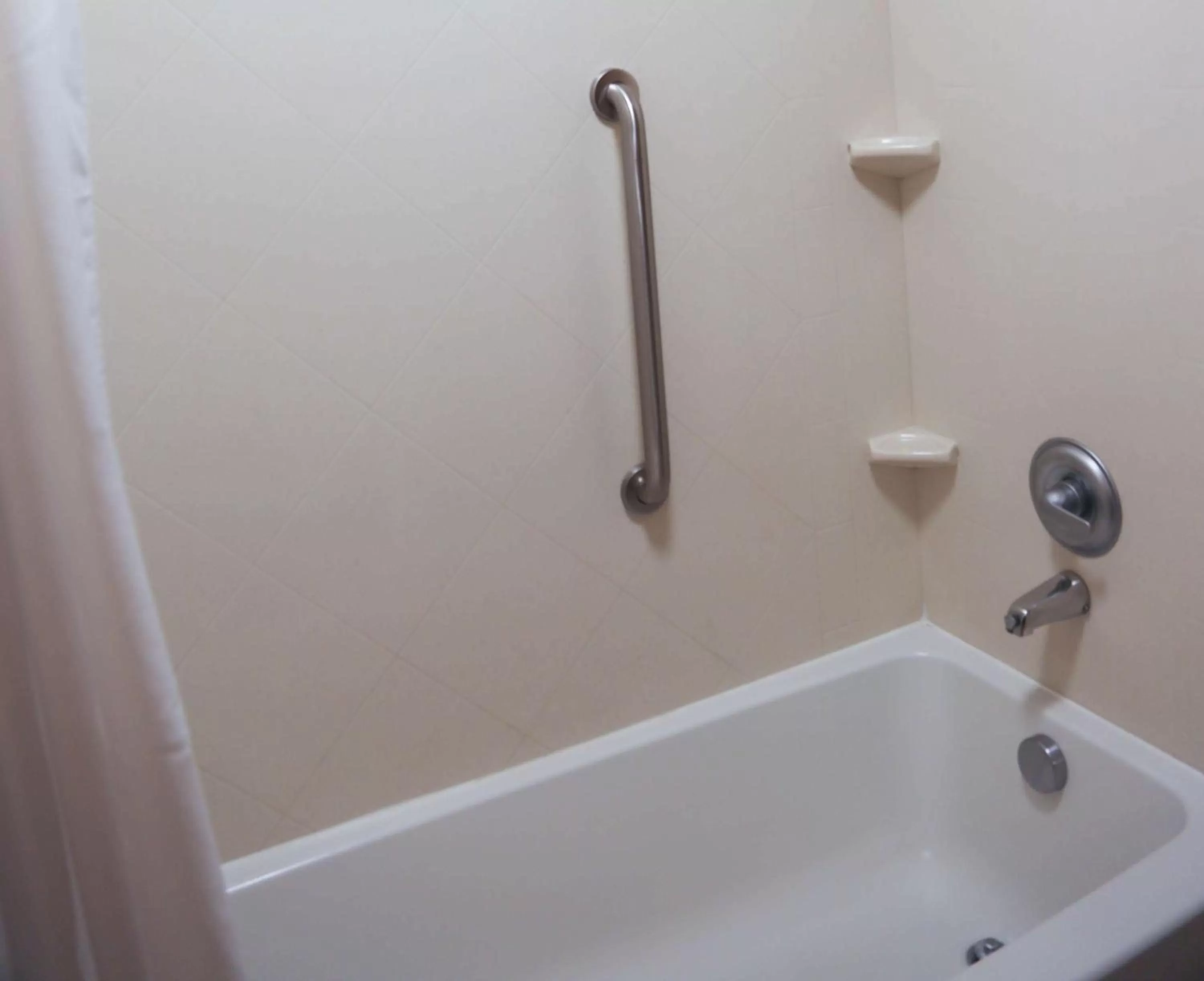 Bathroom in Hampton Inn Morehead