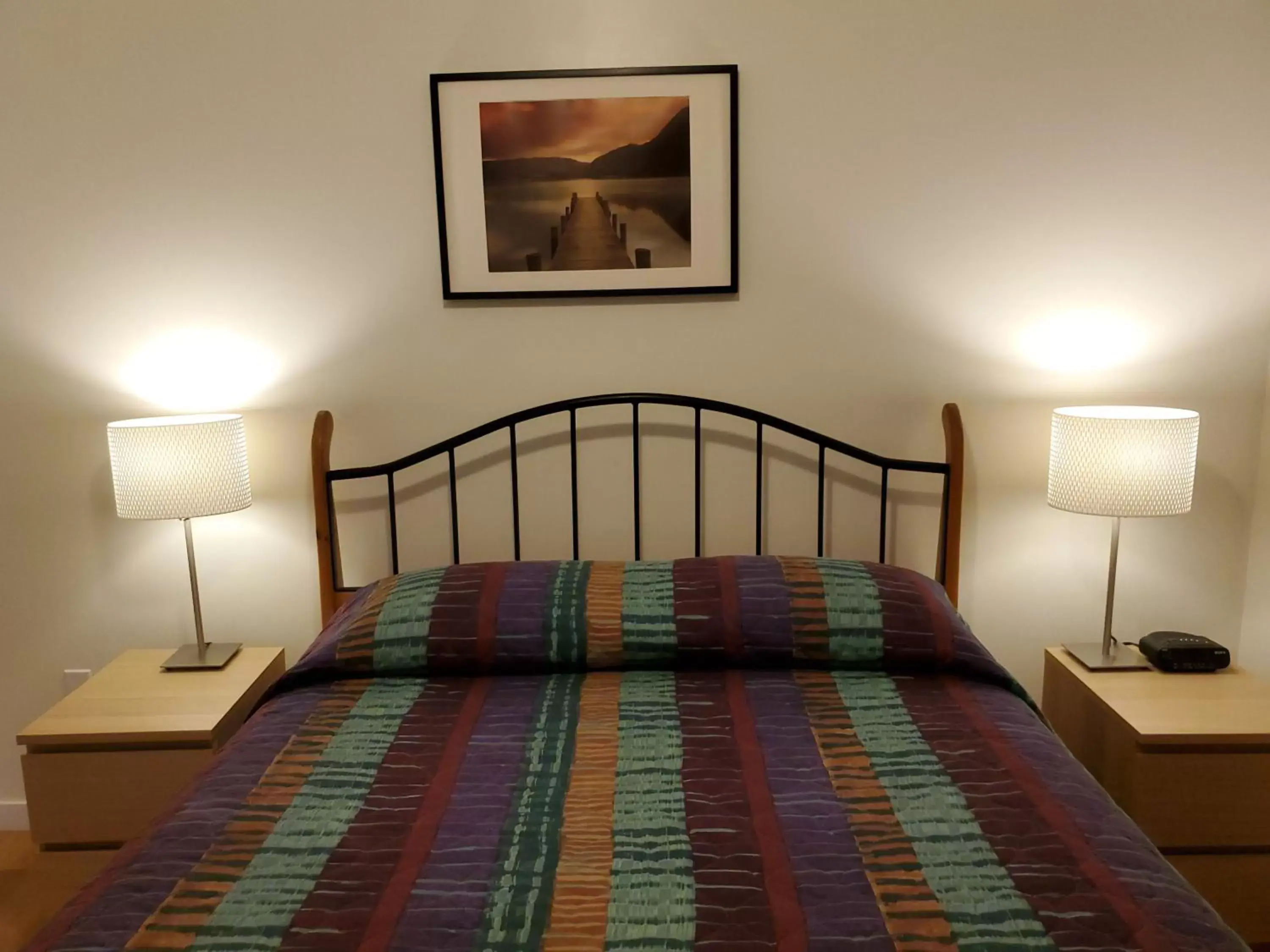 Bedroom, Bed in The Hitching Post Motel