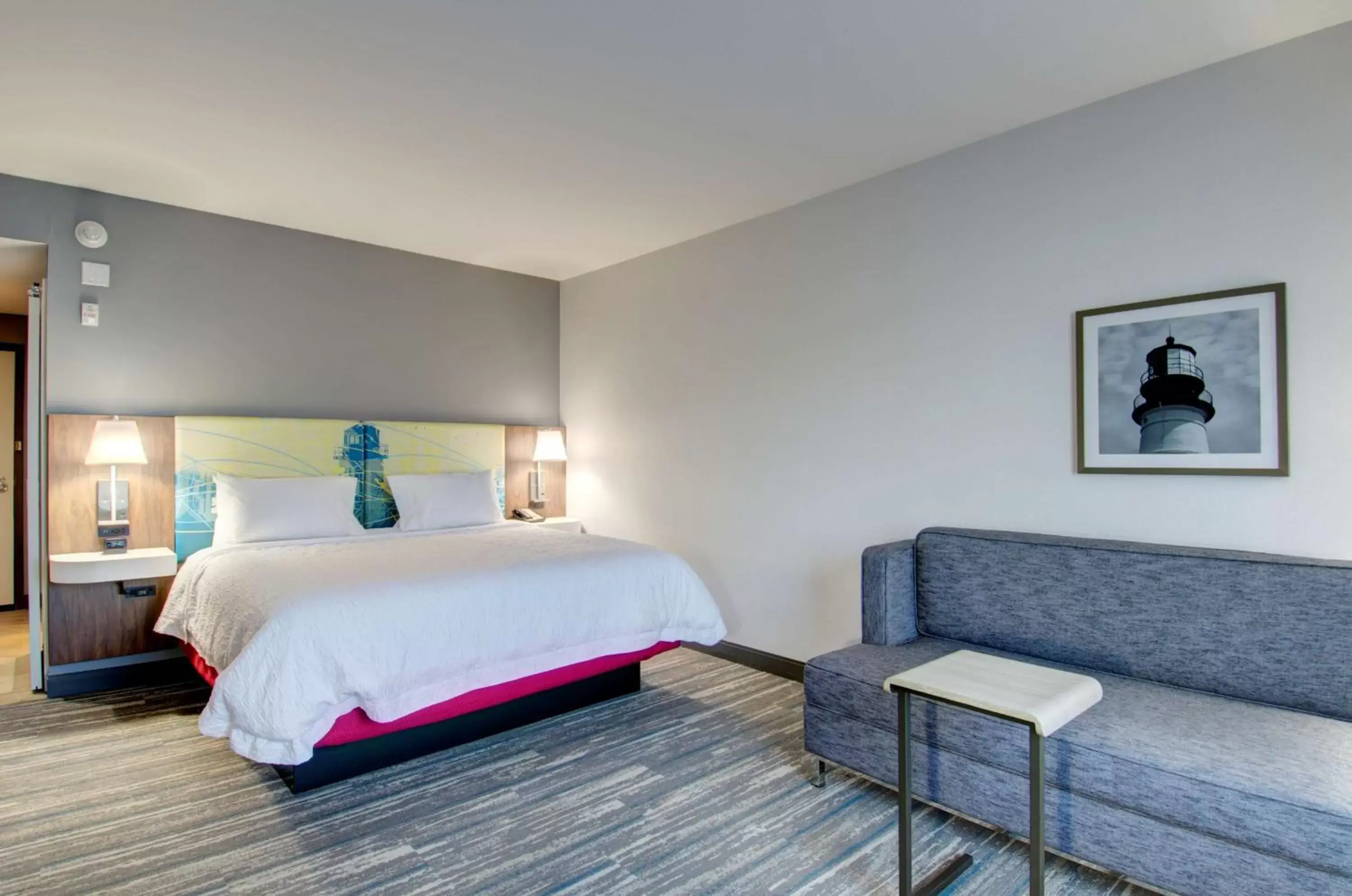 Living room, Bed in Hampton Inn & Suites Portland West