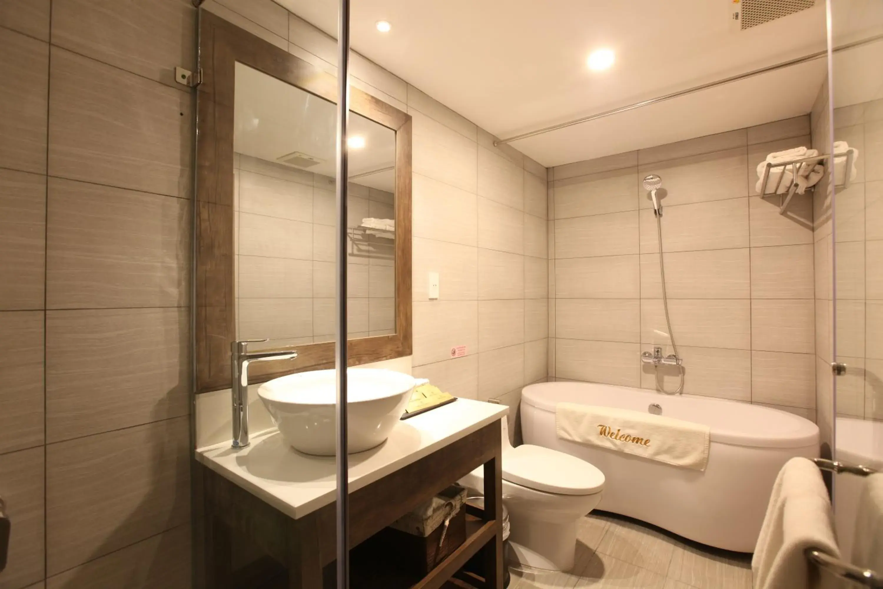 Bathroom in Minh Tam Hotel & Spa 3/2