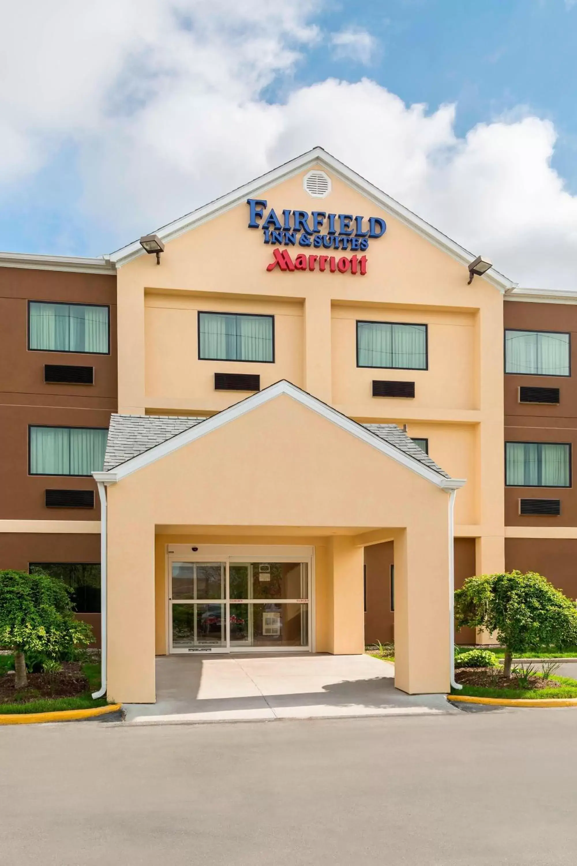 Property Building in Fairfield Inn & Suites Springfield