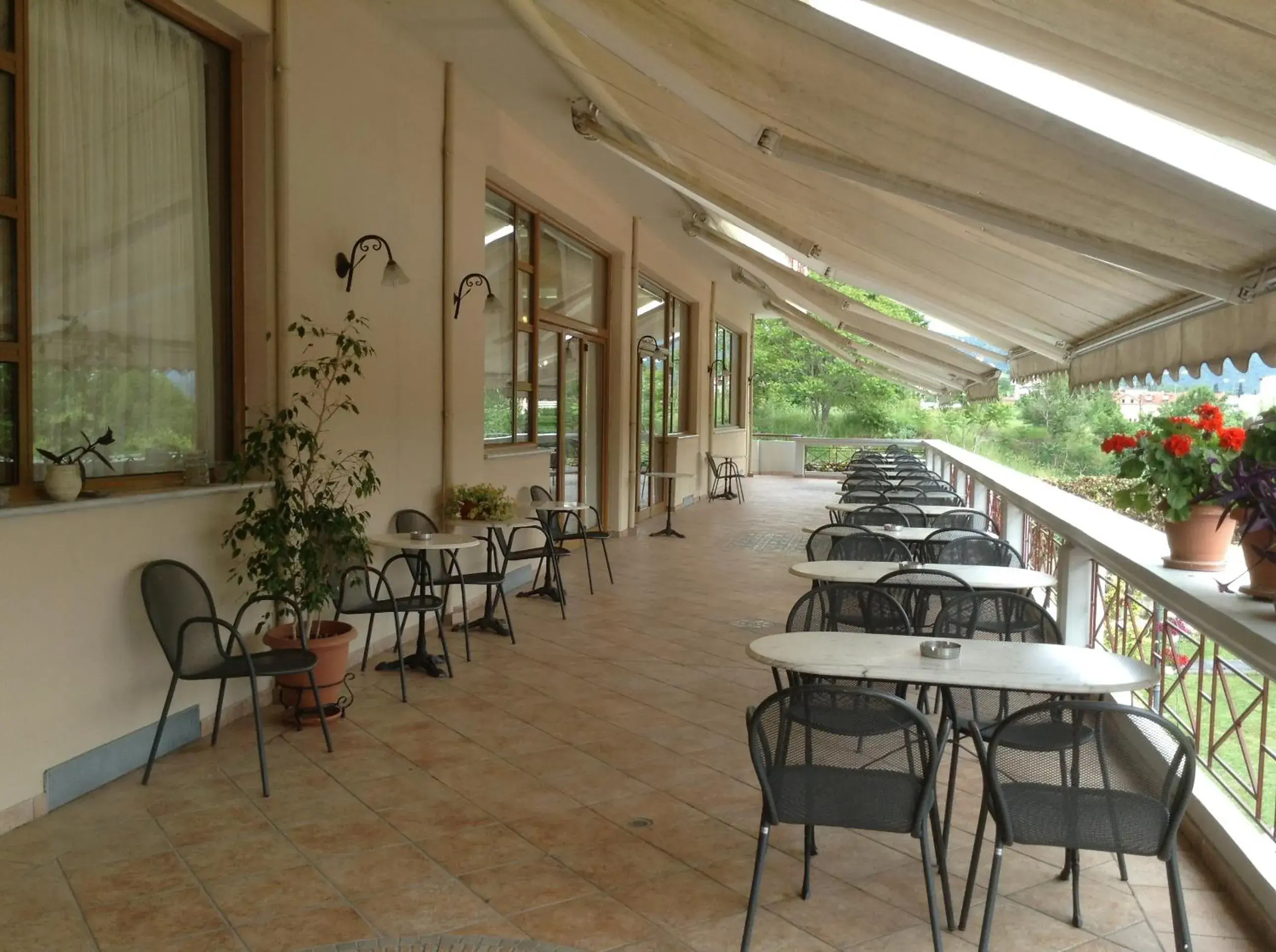 Restaurant/places to eat in Hotel Orfeas