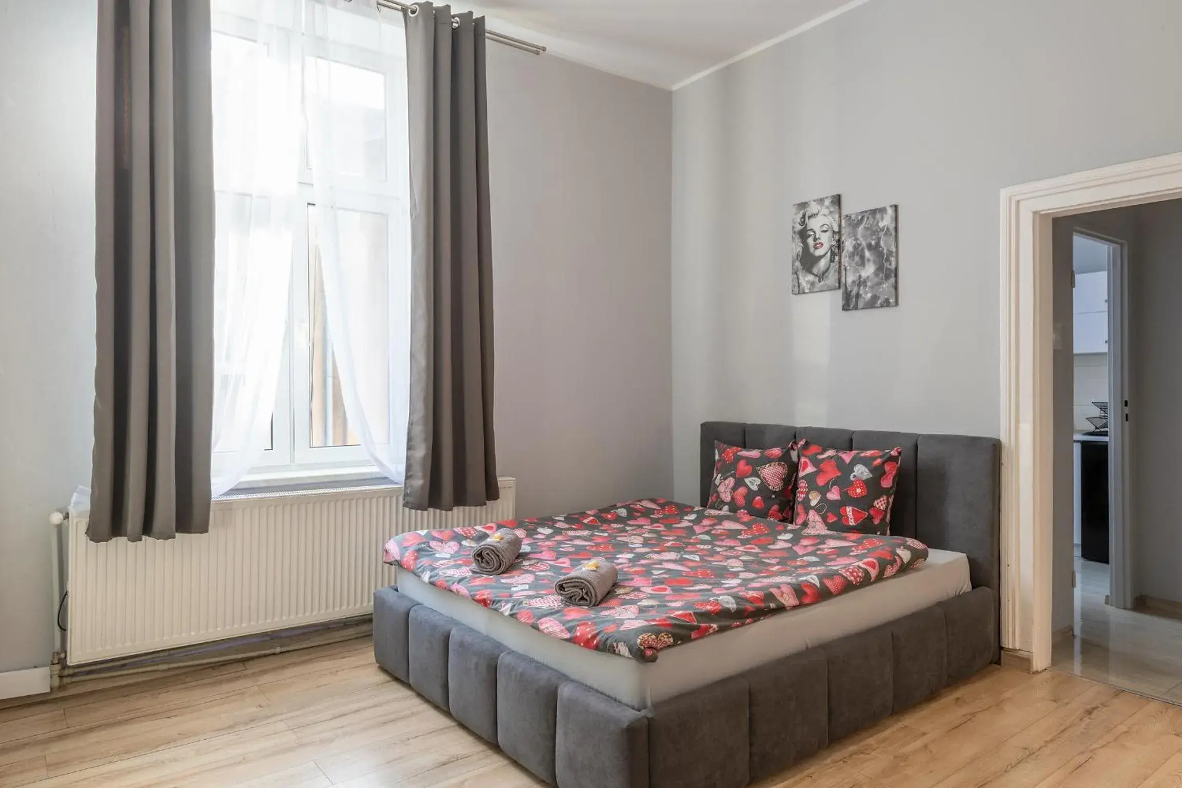 Bed in Queen Apartments Bed in Queen Apartments