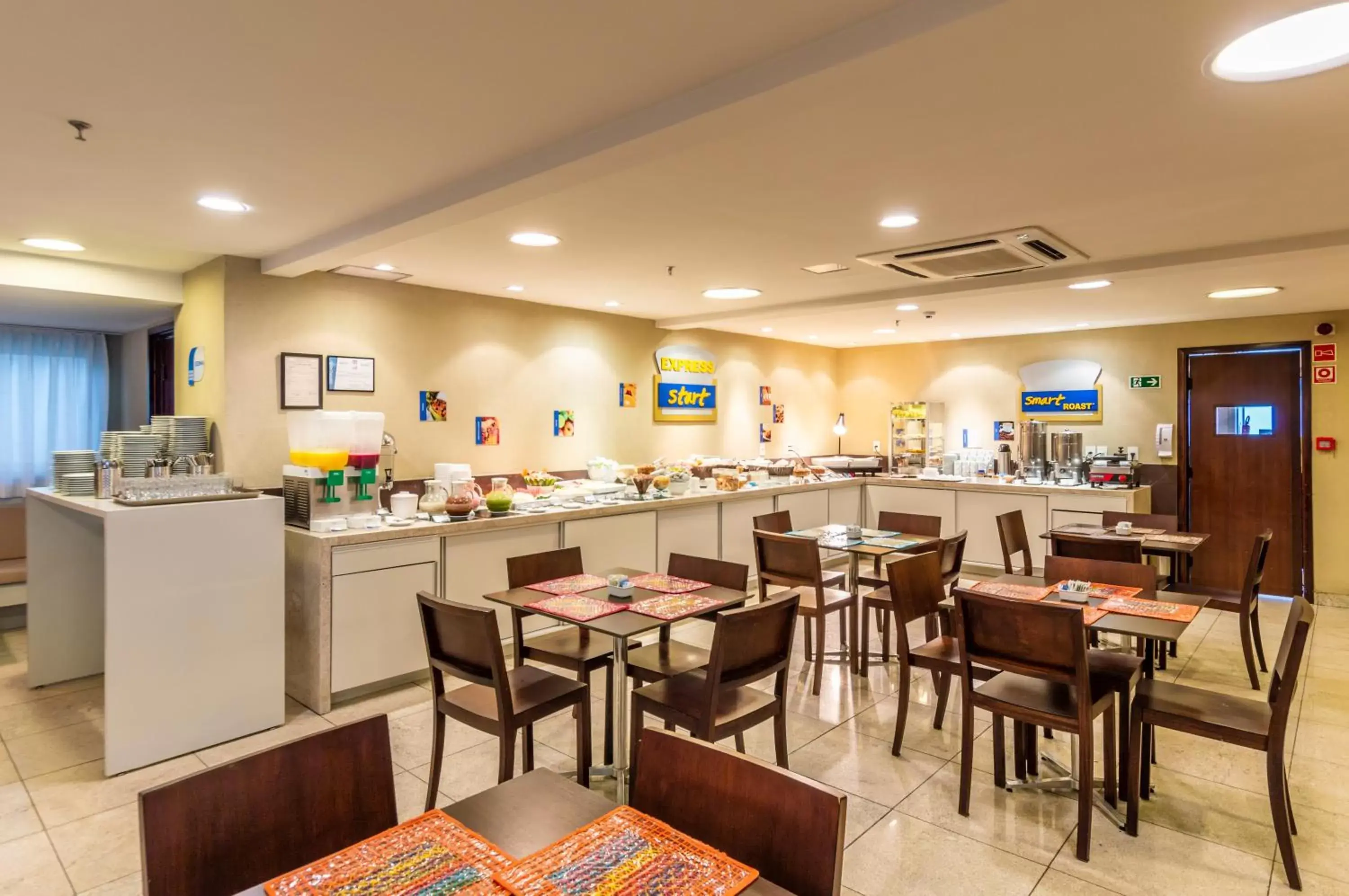 Restaurant/Places to Eat in Holiday Inn Express Maceió, an IHG Hotel