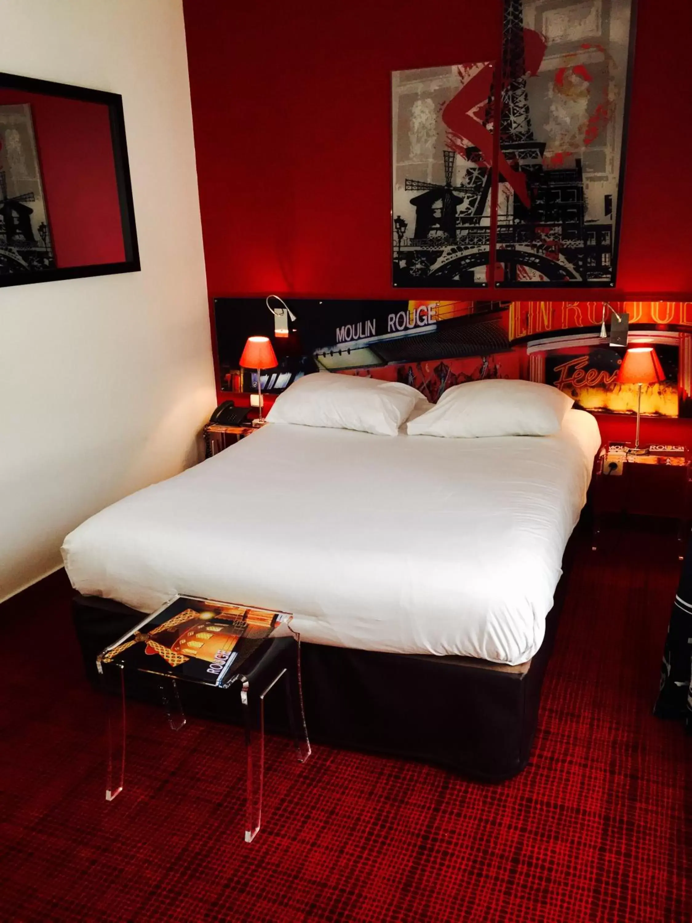 Photo of the whole room, Bed in Hotel Le Cardinal Rueil Centre