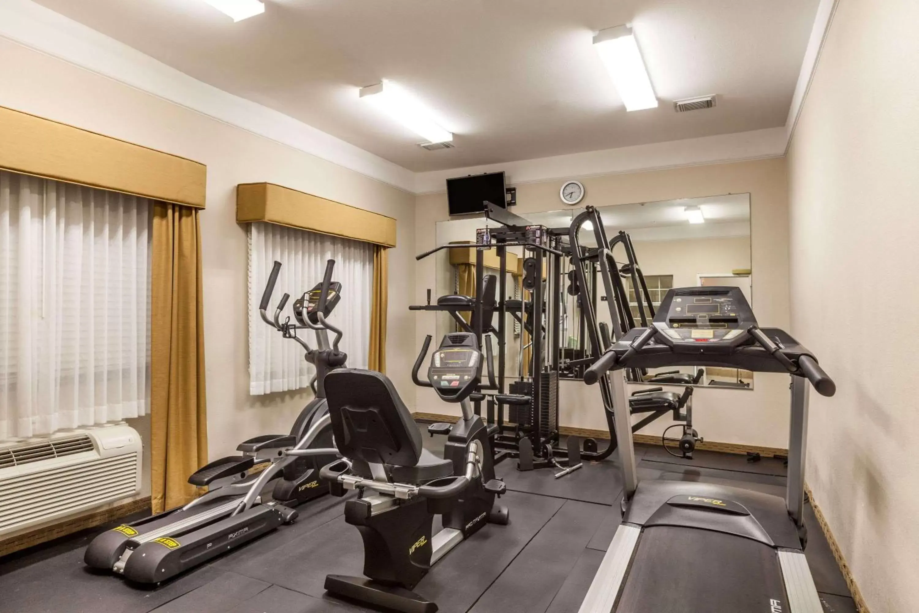 Fitness centre/facilities, Fitness Center/Facilities in Baymont by Wyndham Galveston