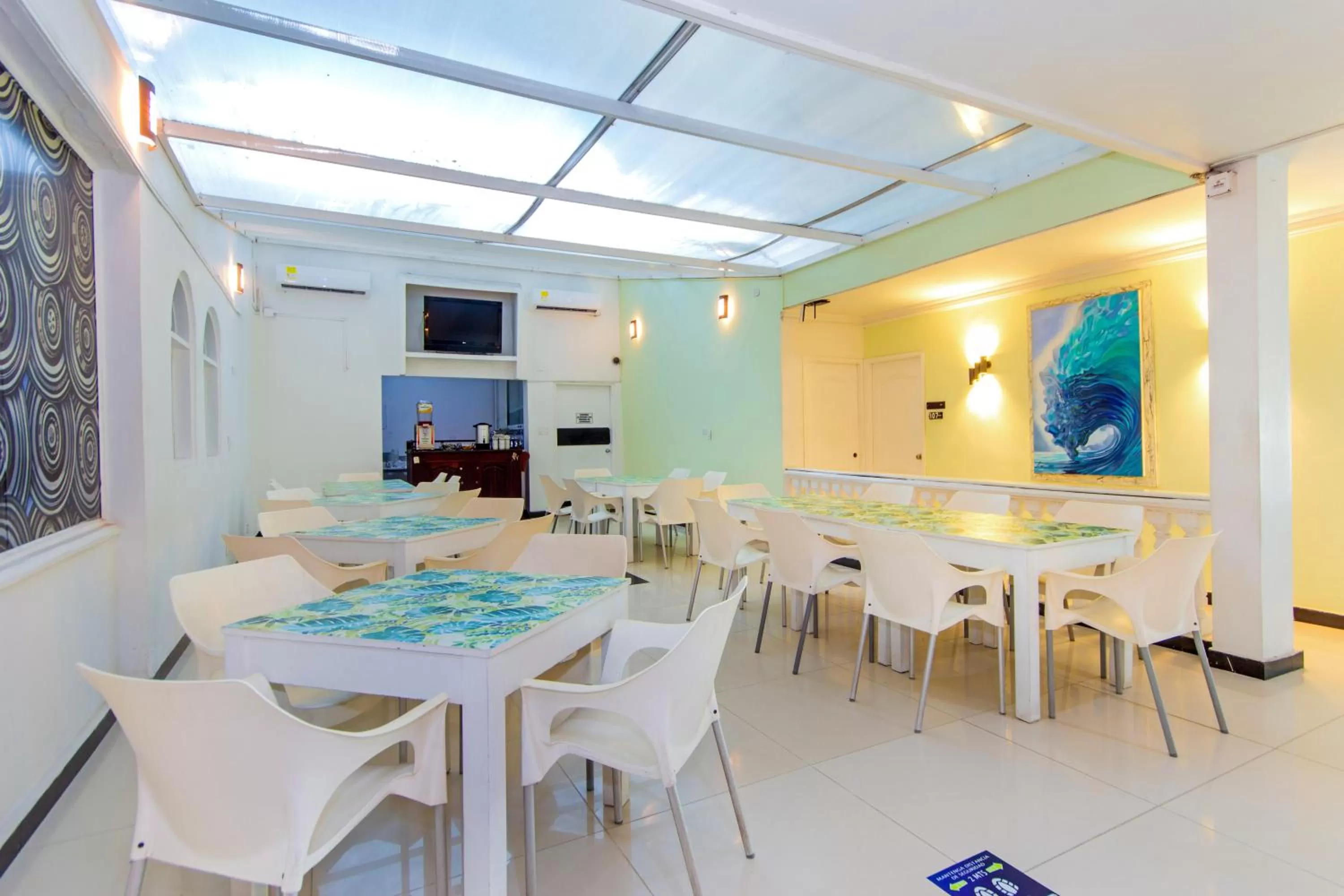 Restaurant/places to eat in Hotel Bocagrande By GEH Suites