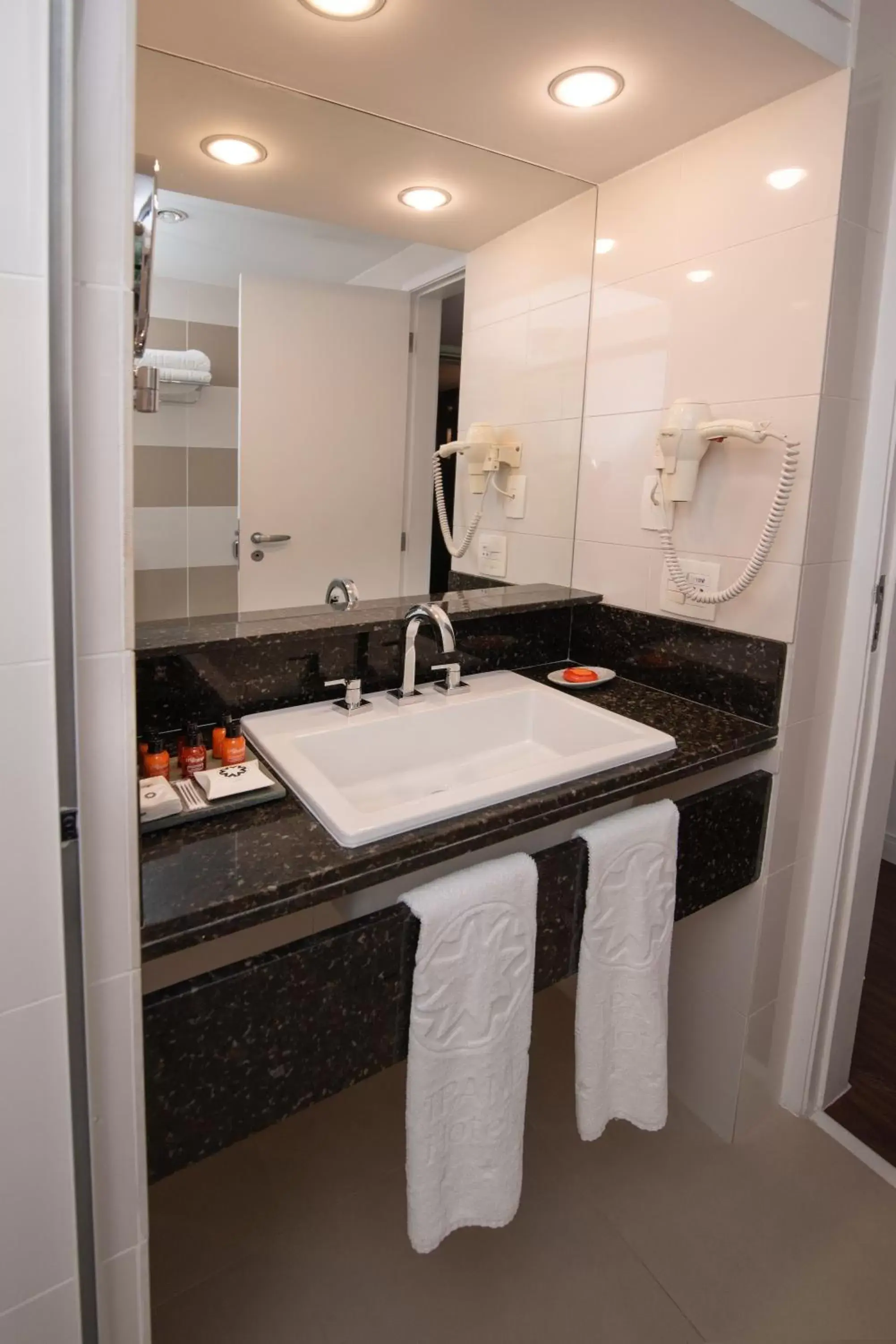 Bathroom in Sol Ipanema Hotel