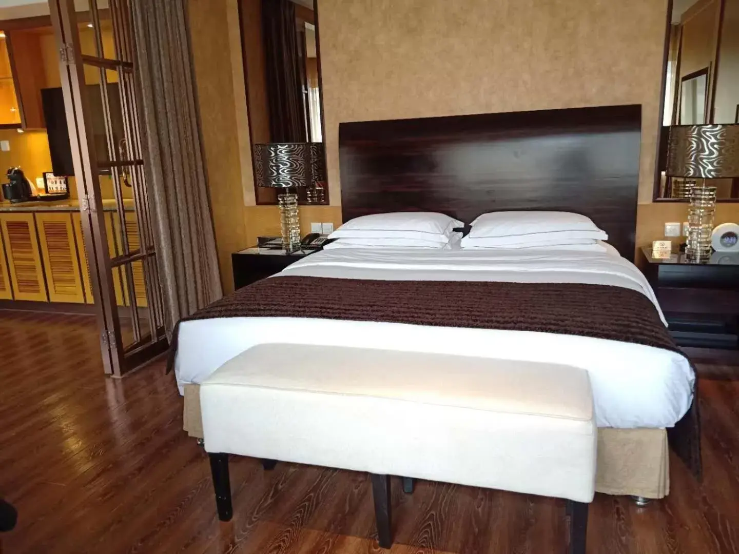 Photo of the whole room, Bed in Marco Polo Parkside, Beijing