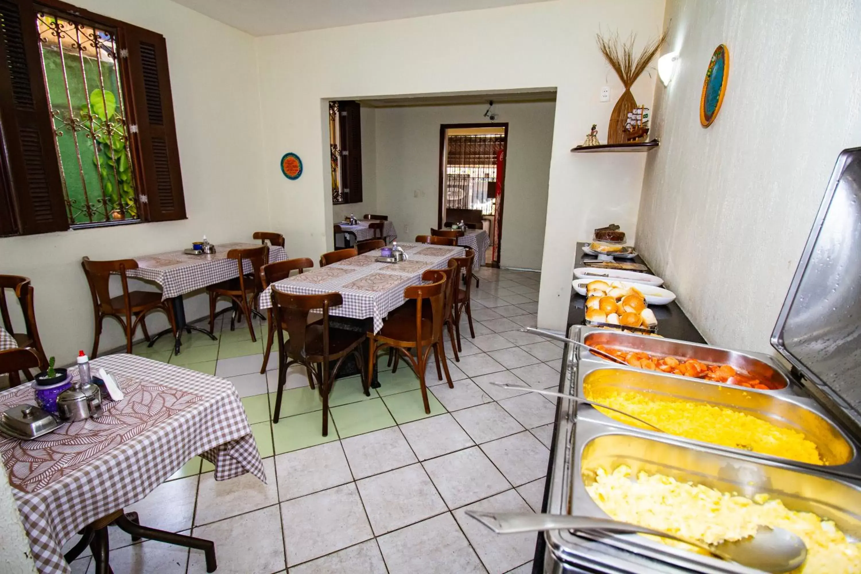 Breakfast, Restaurant/Places to Eat in Algas Praia Hotel