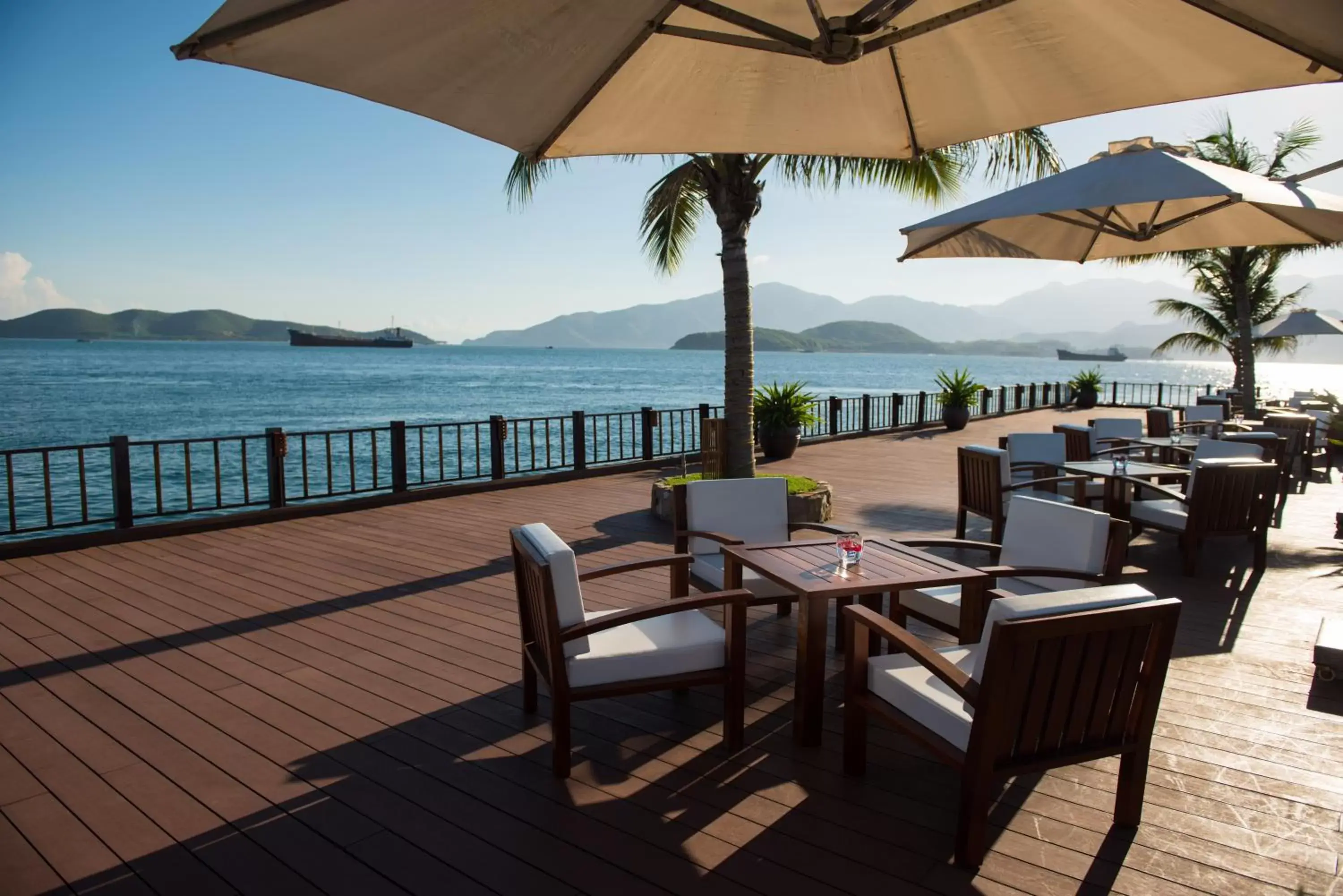 Lounge or bar, Restaurant/Places to Eat in Vinpearl Luxury Nha Trang