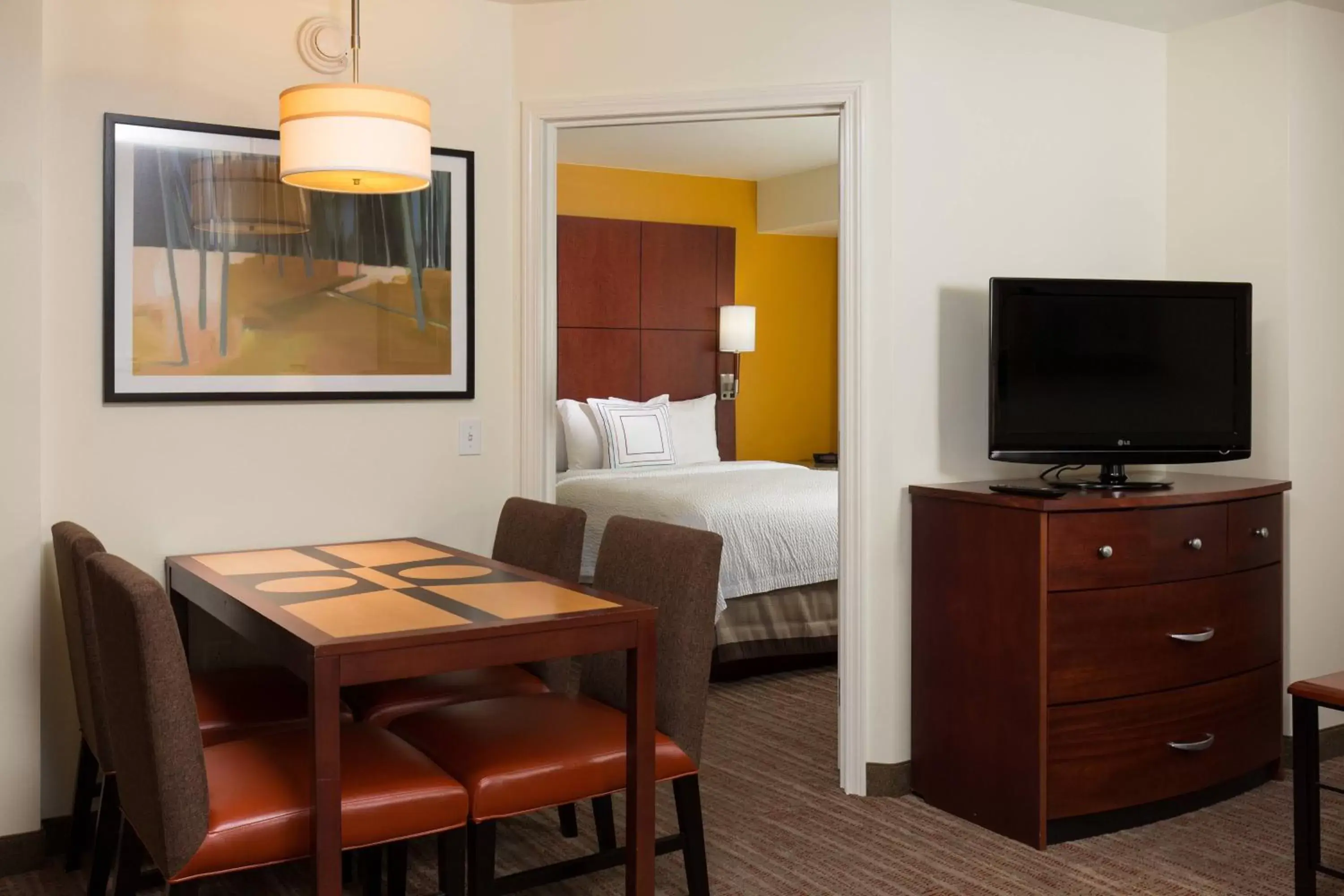 Bedroom, TV/Entertainment Center in Residence Inn Dayton North