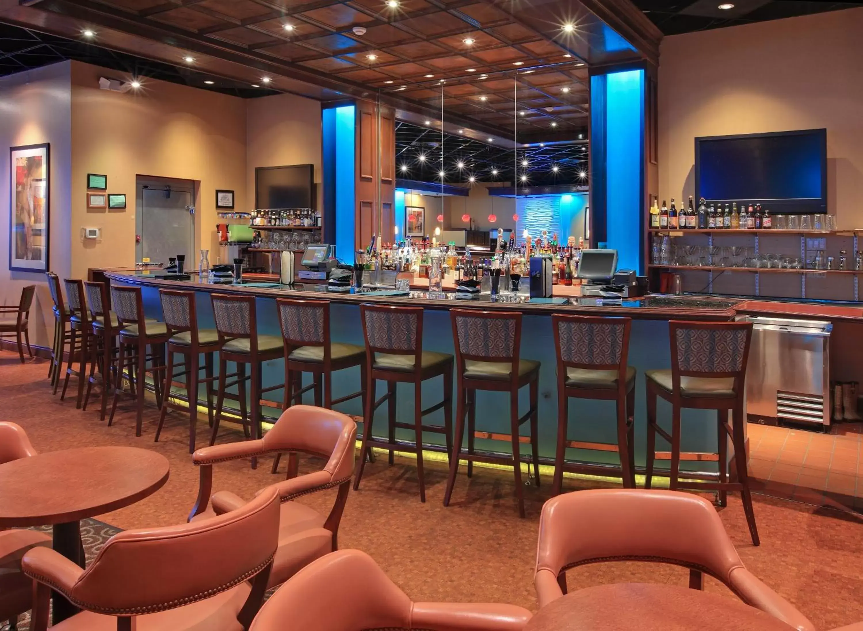 Lounge or bar, Restaurant/Places to Eat in Holiday Inn Blytheville, an IHG Hotel