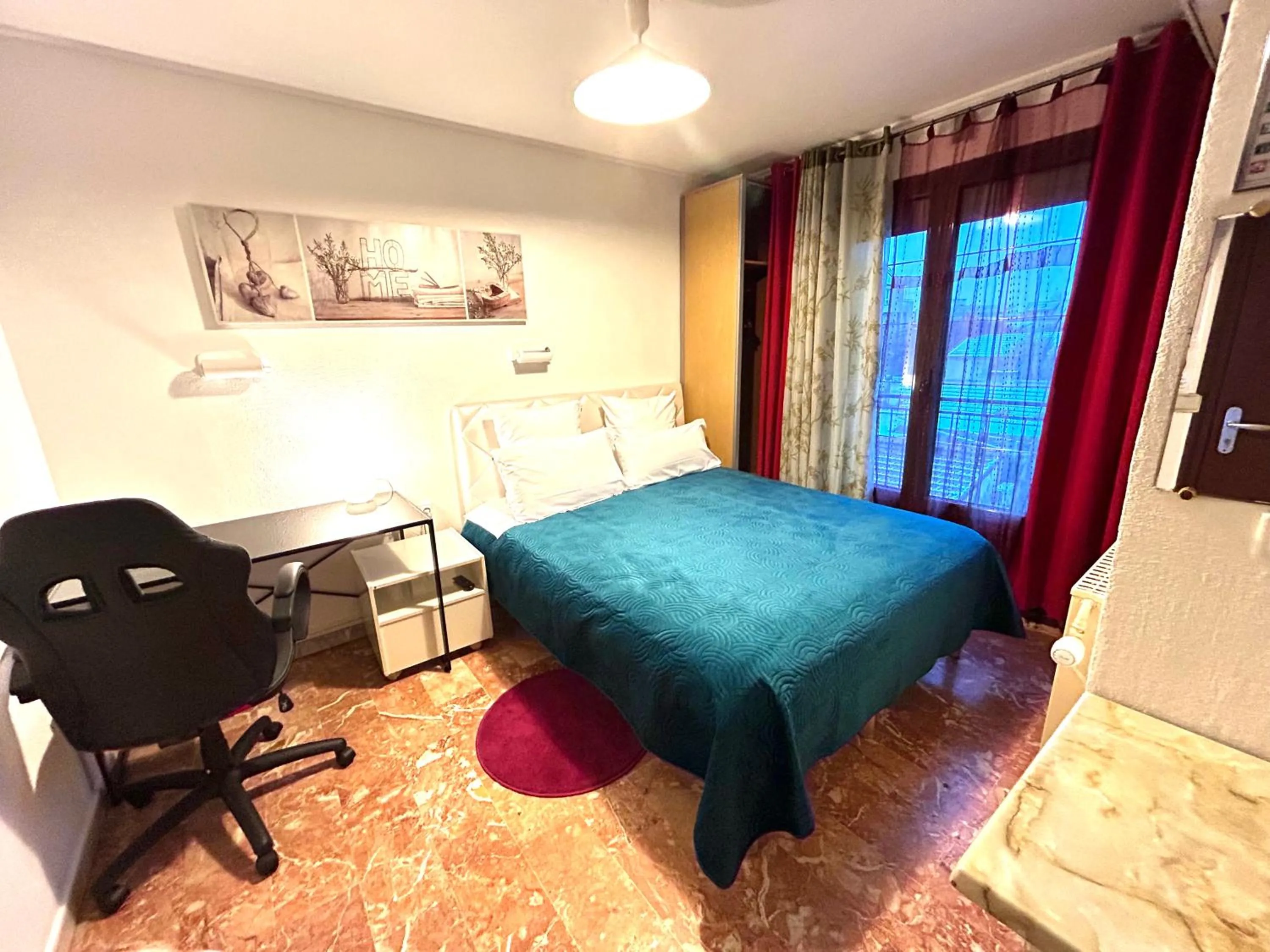 Bed in Hotel Paris Star