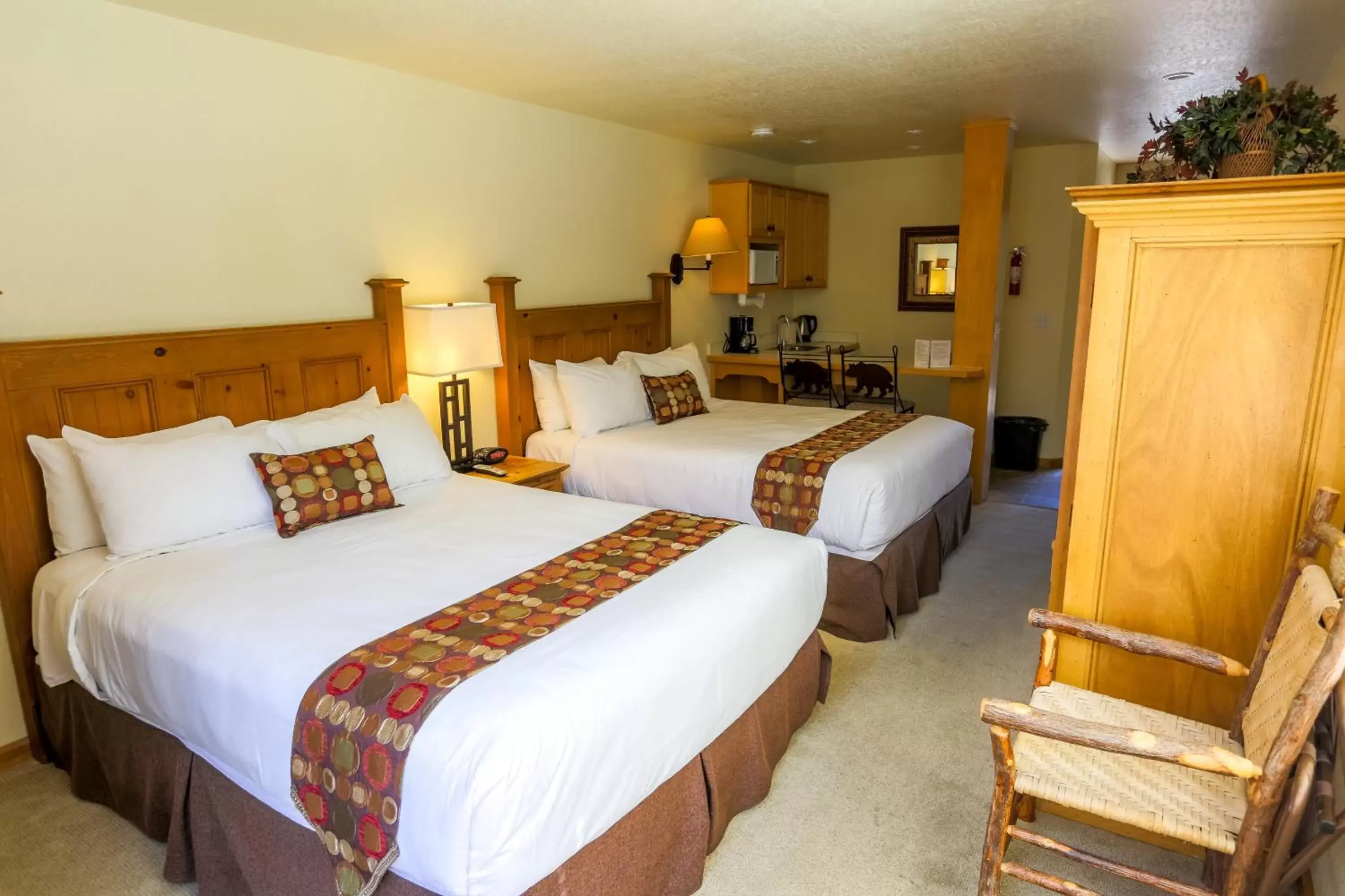 Queen Room with Two Queen Beds in Northstar California Resort