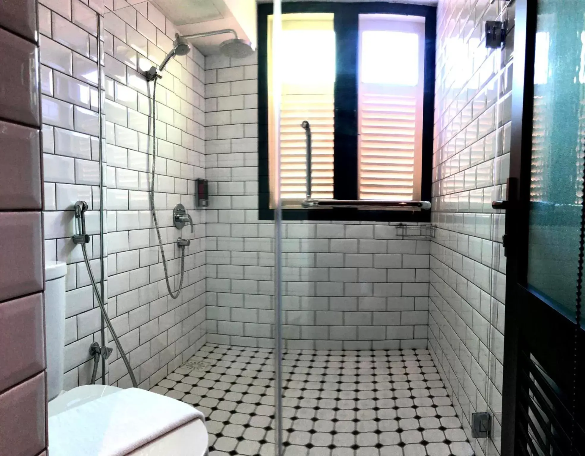 Bathroom in JonkeRED Heritage Hotel