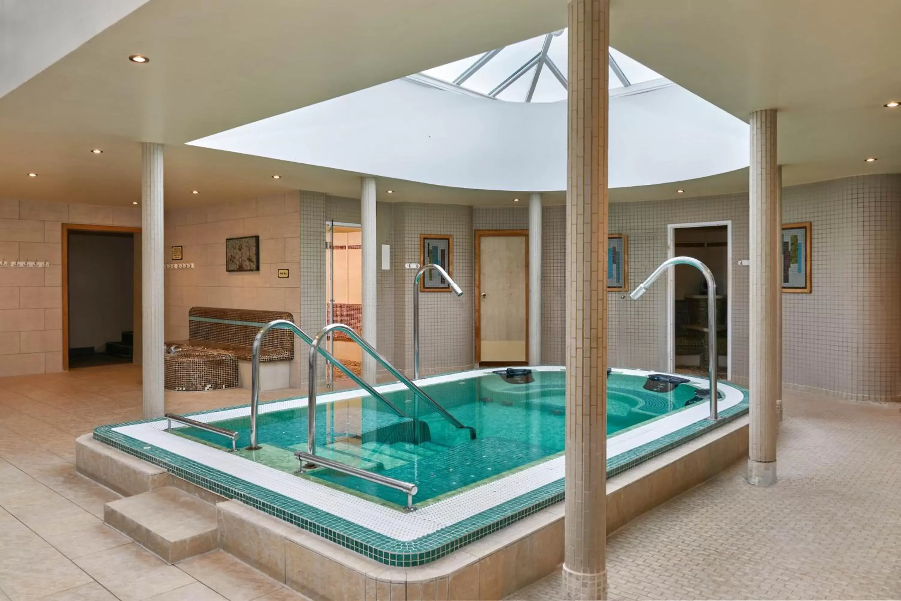 Spa and wellness centre/facilities, Swimming Pool in Ufford Park Hotel, Golf & Spa