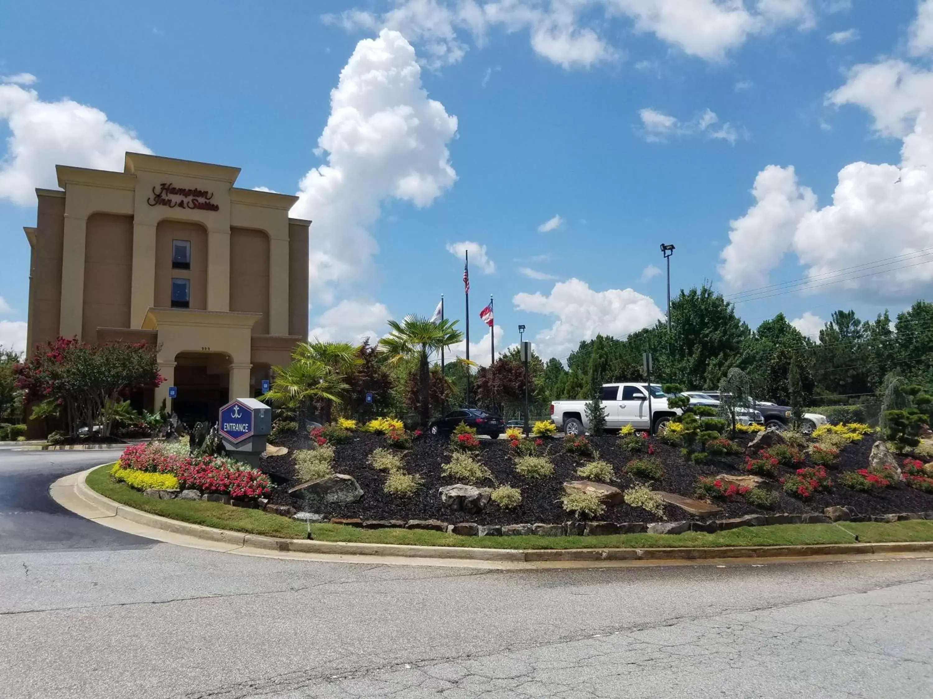 Property Building in Hampton Inn & Suites Atlanta-Six Flags