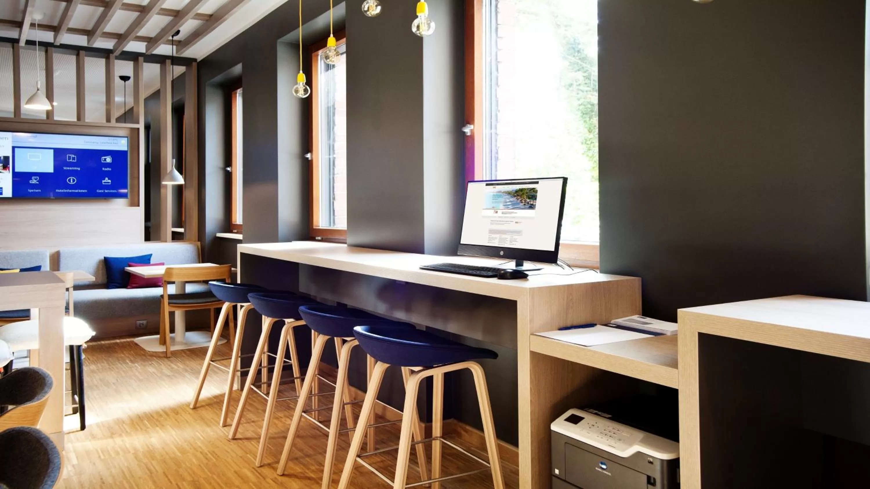 TV and multimedia in Holiday Inn Express - Saarbrücken by IHG