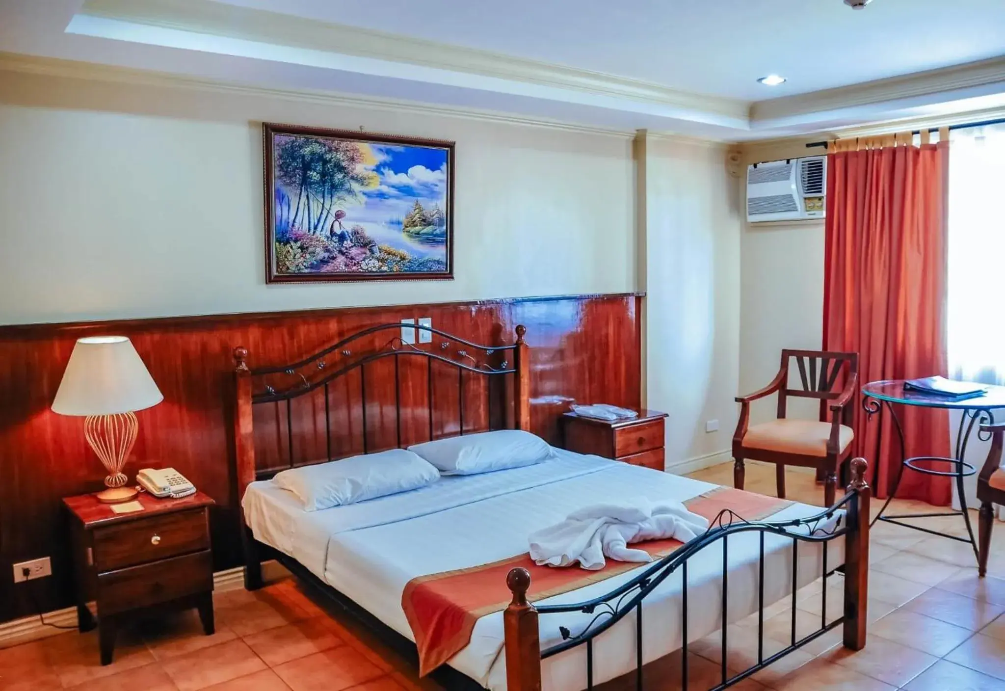 Photo of the whole room, Bed in Crown Regency Residences Davao