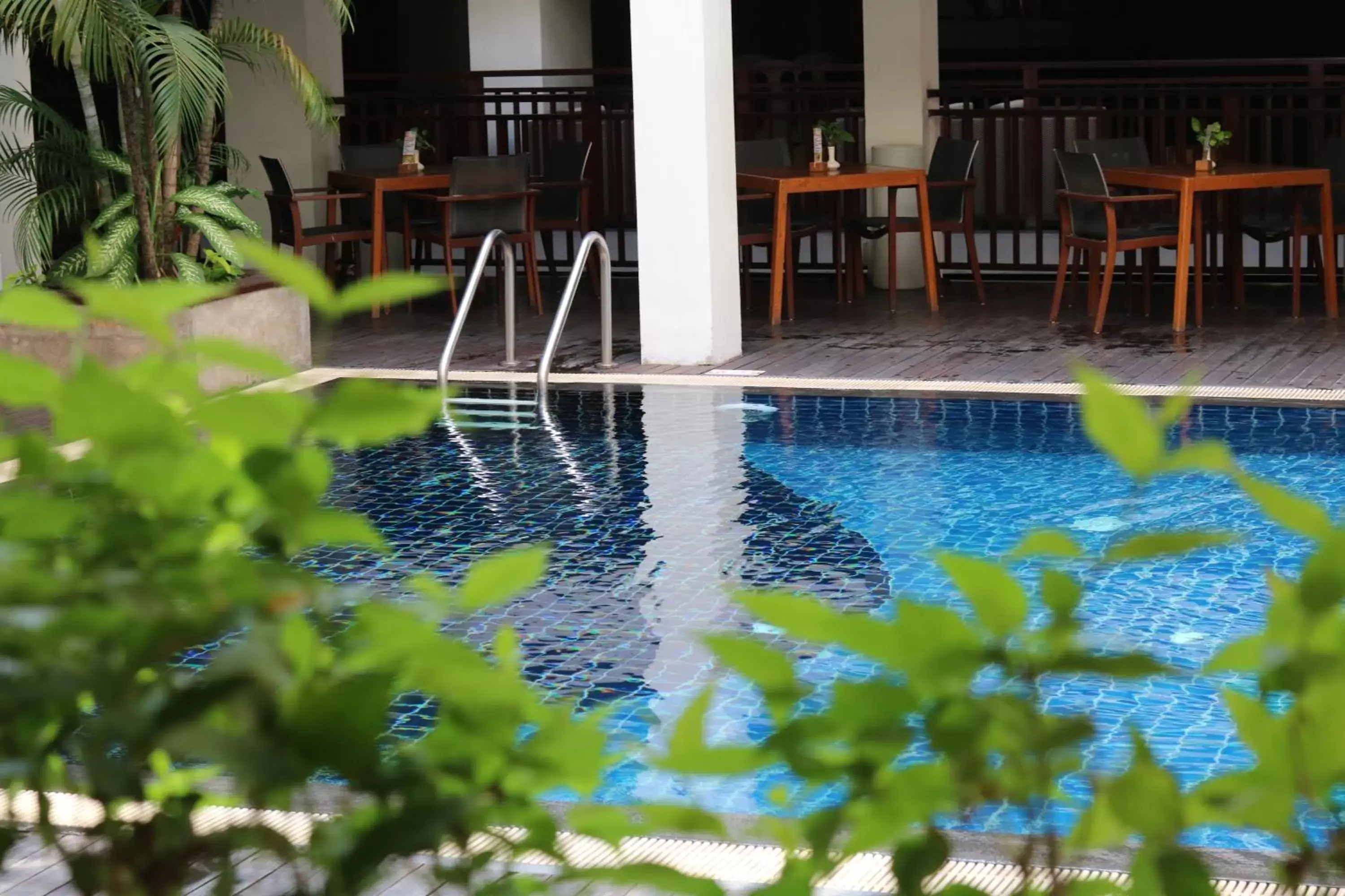 Lounge or bar, Swimming Pool in Sunshine Hotel & Residences - SHA Plus