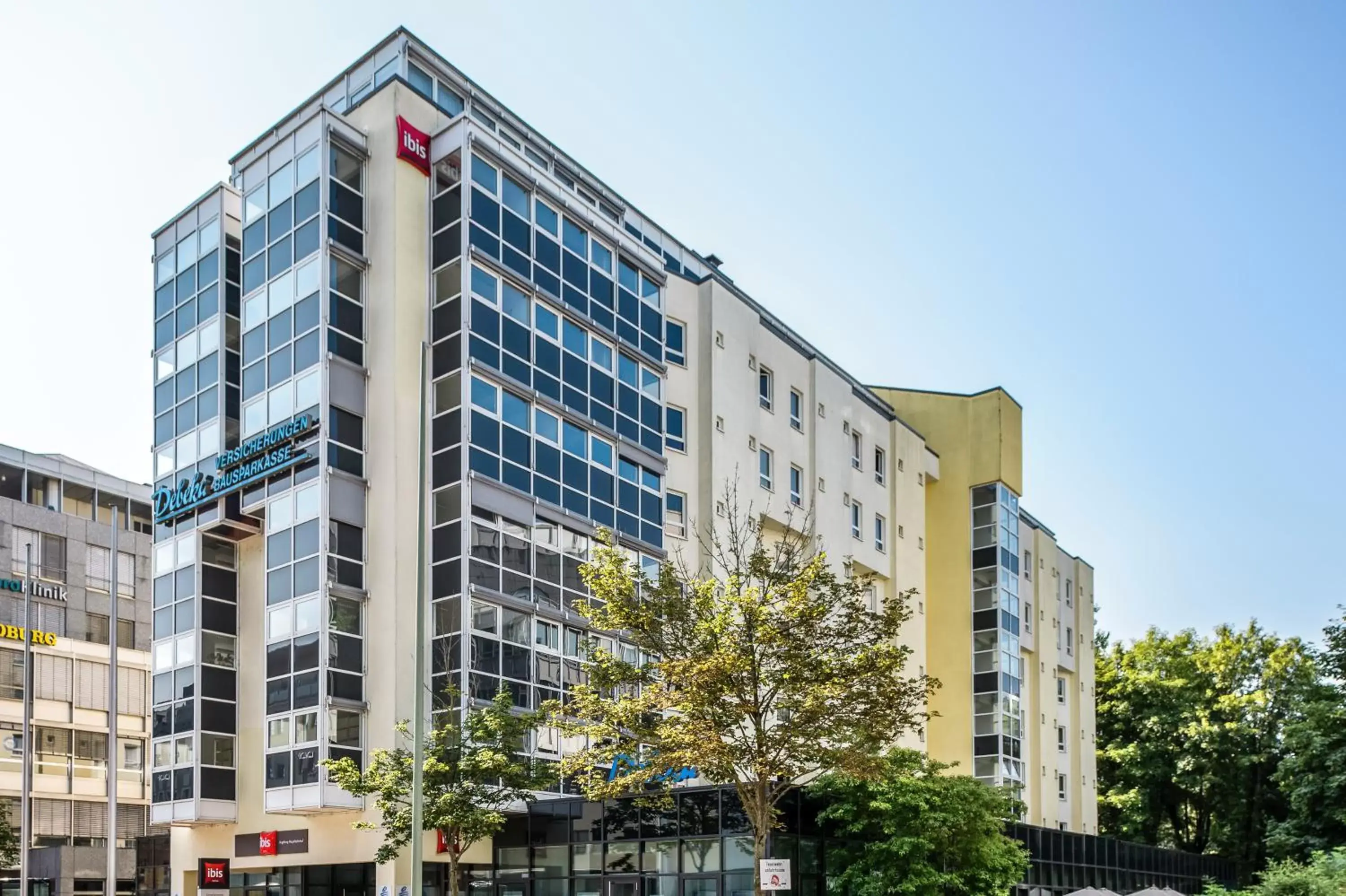 Facade/entrance, Property Building in ibis Augsburg Hauptbahnhof