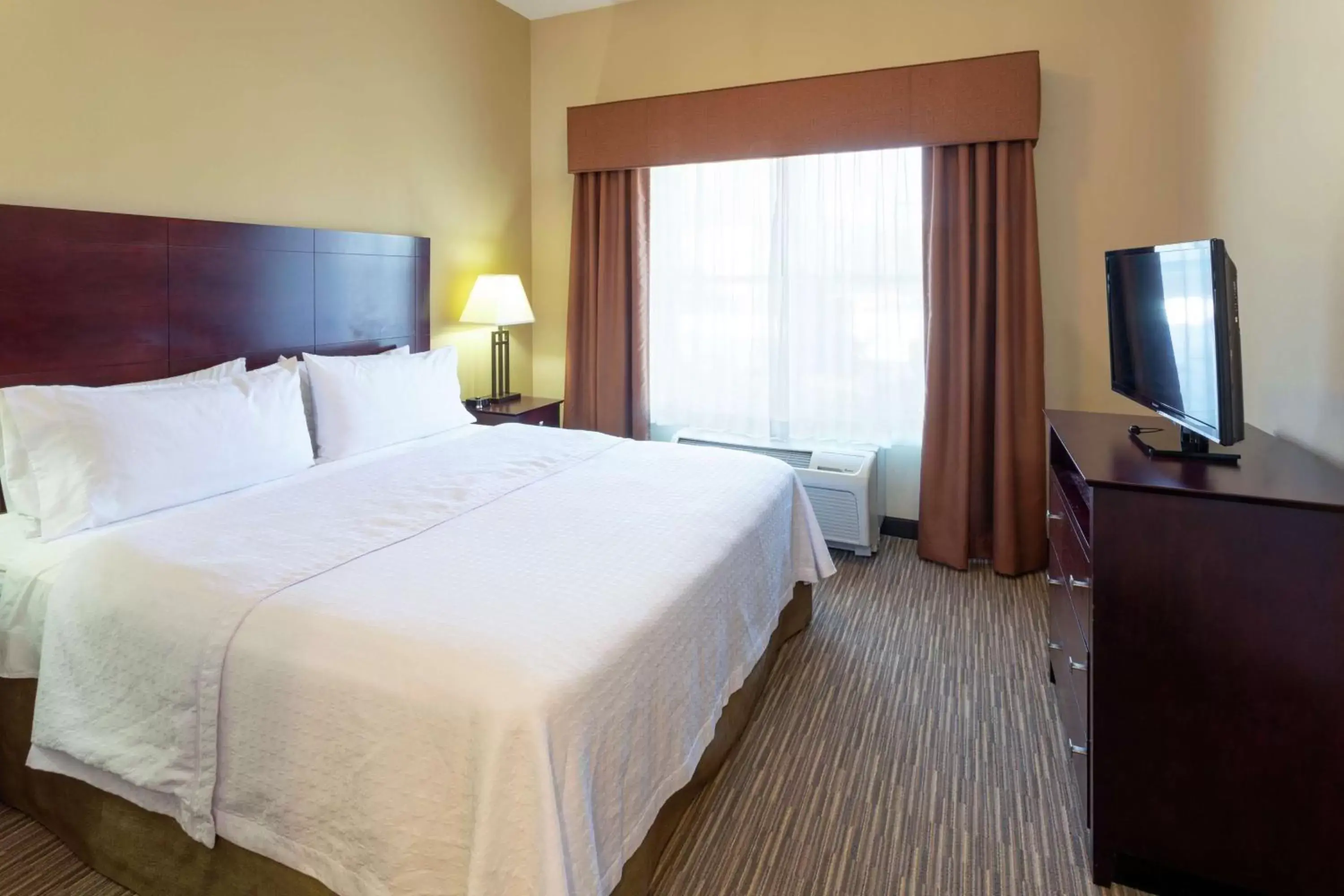 Bedroom, Bed in Homewood Suites by Hilton Minneapolis - Saint Louis Park at West End