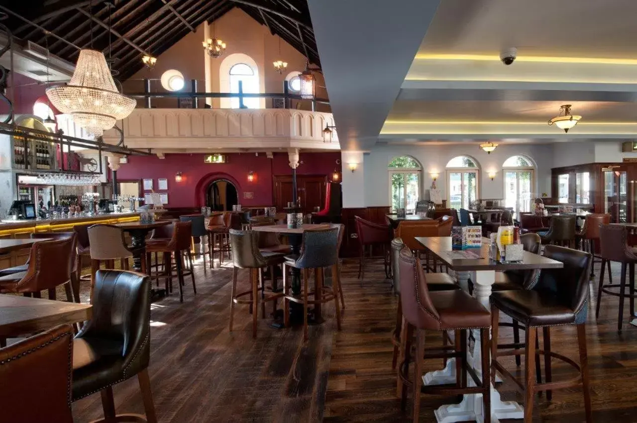 Restaurant/Places to Eat in Sandford House Hotel Wetherspoon