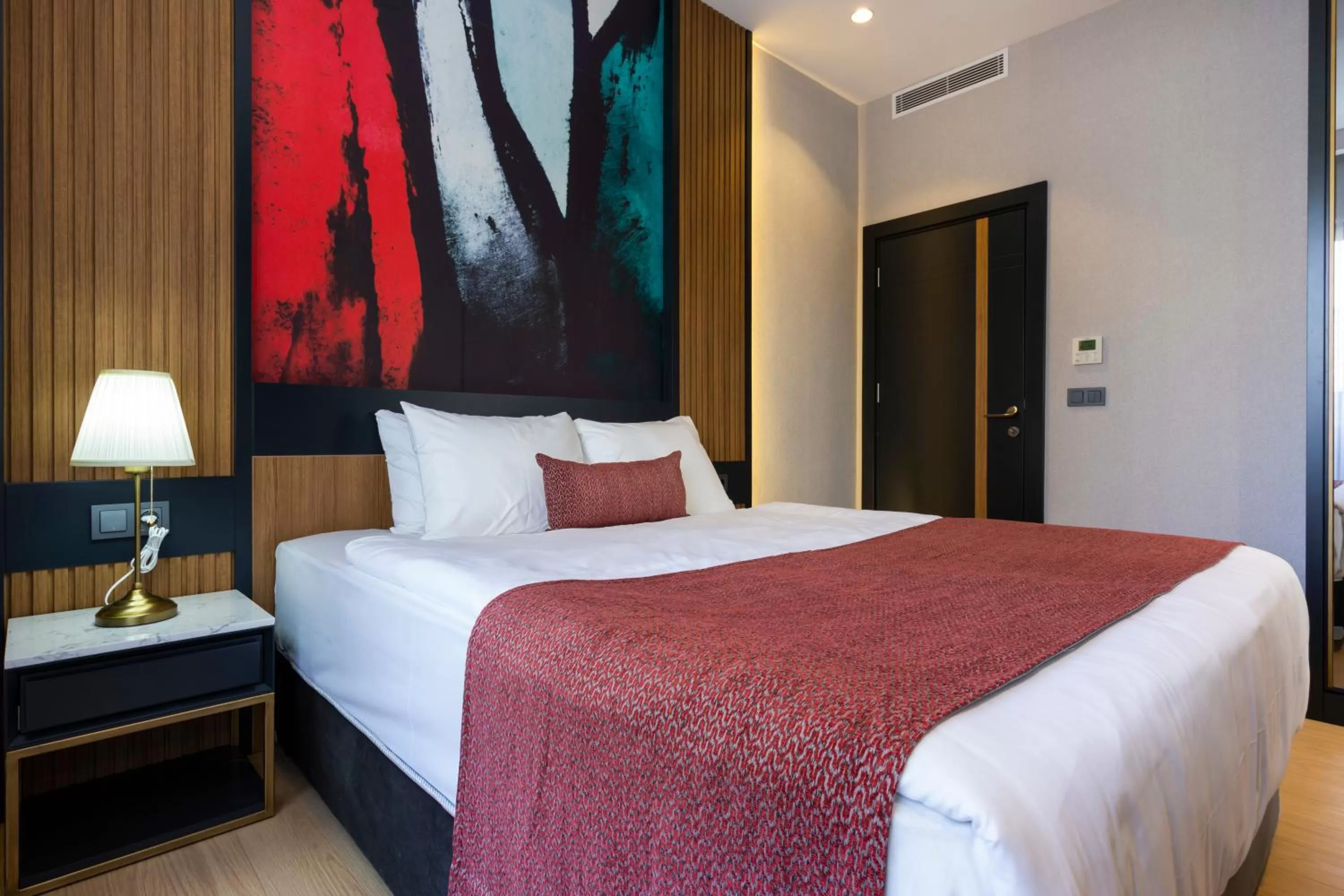 Photo of the whole room, Bed in Nox Suite Rezidans