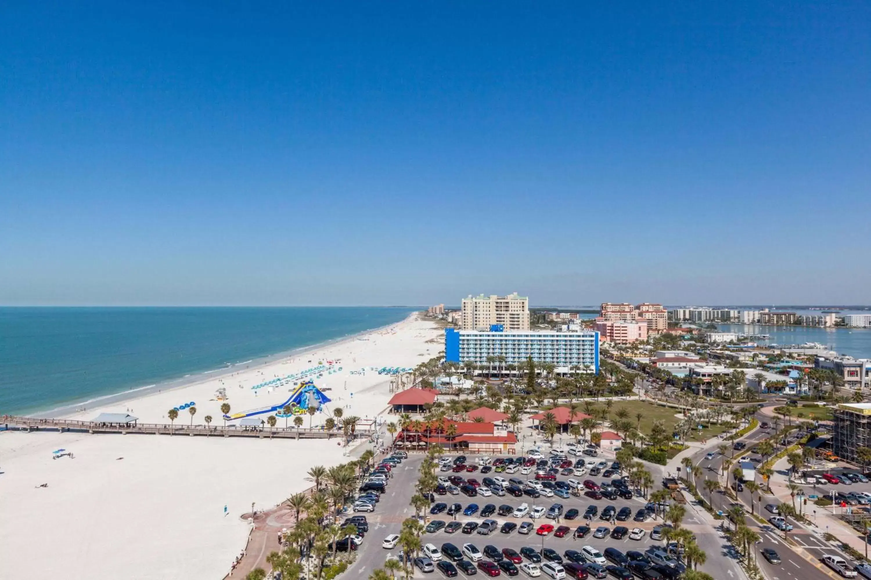 Photo of the whole room, Beach in Wyndham Grand Clearwater Beach