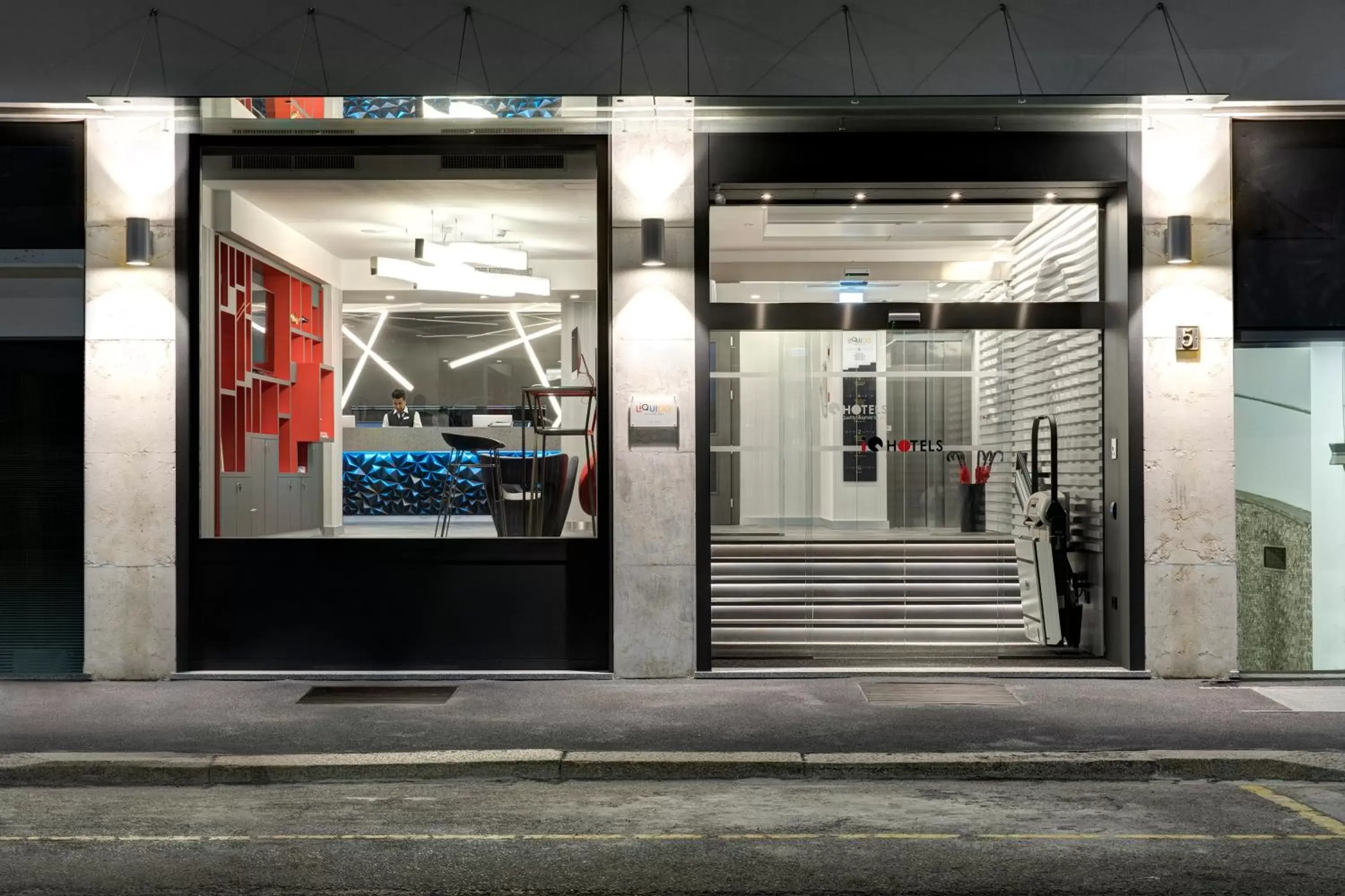 Facade/entrance in iQ Hotel Milano