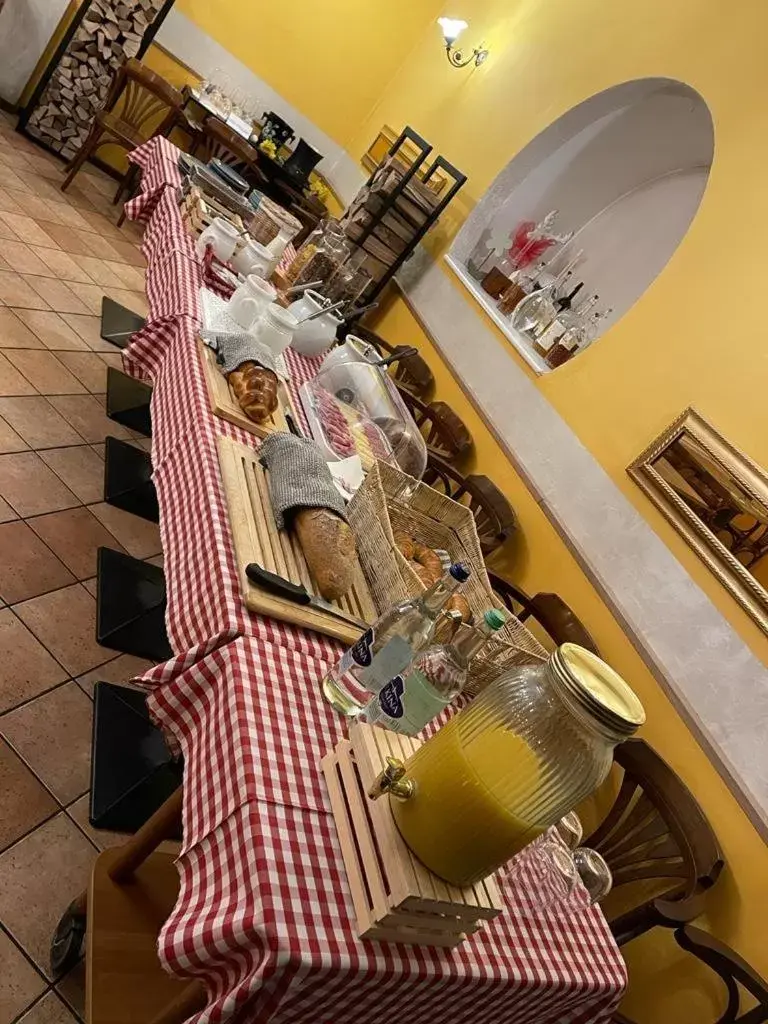 Restaurant/Places to Eat in Hotel Croce Federale