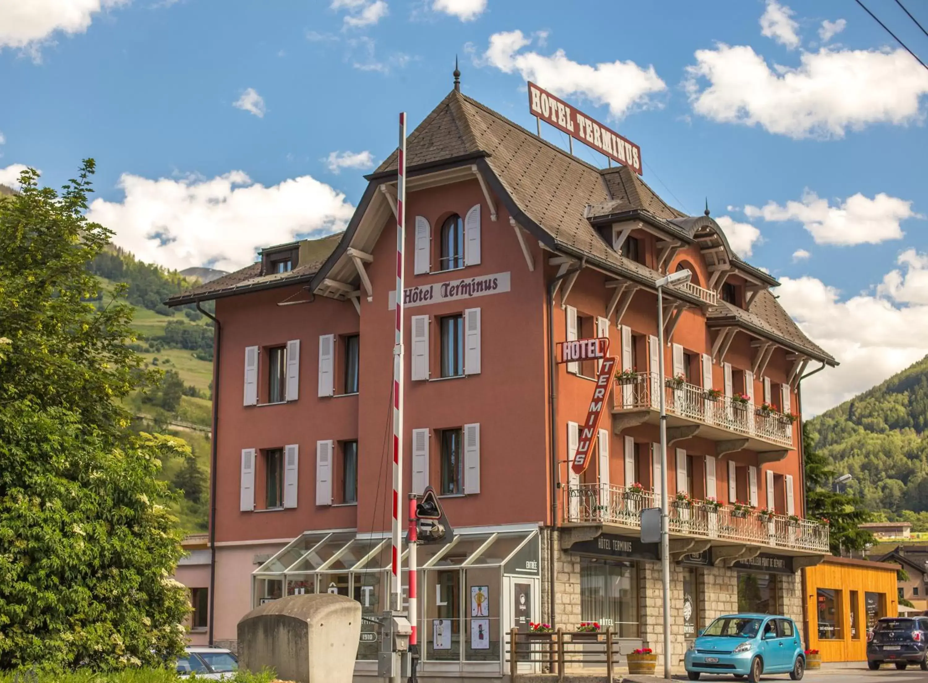 Facade/entrance in Hôtel Terminus