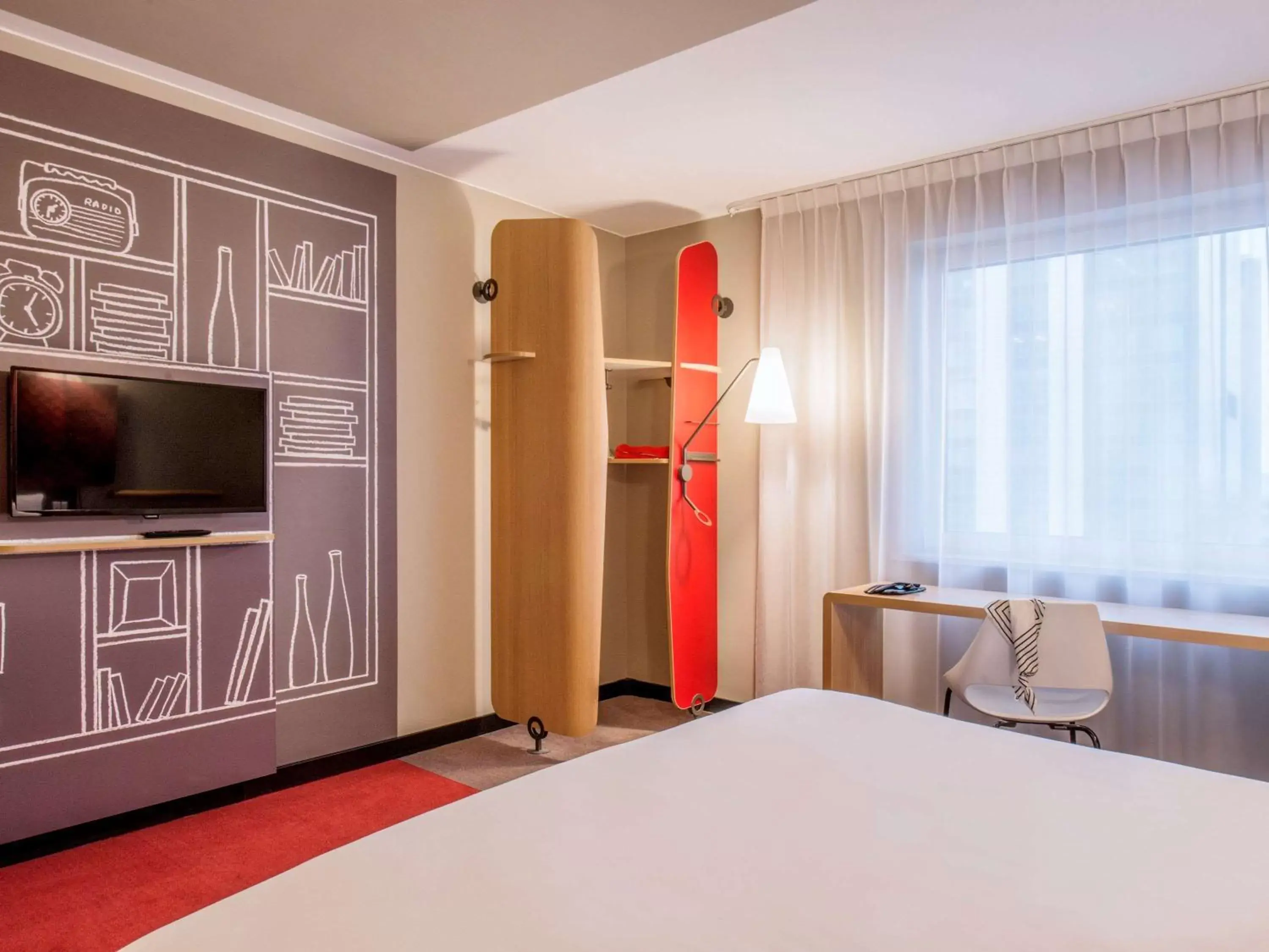 Photo of the whole room, Bed in Ibis Poznan Centrum