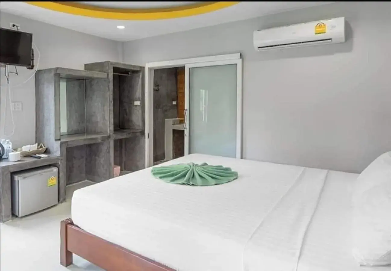 Bedroom, Bed in Lanta New Beach Bungalows - SHA Plus