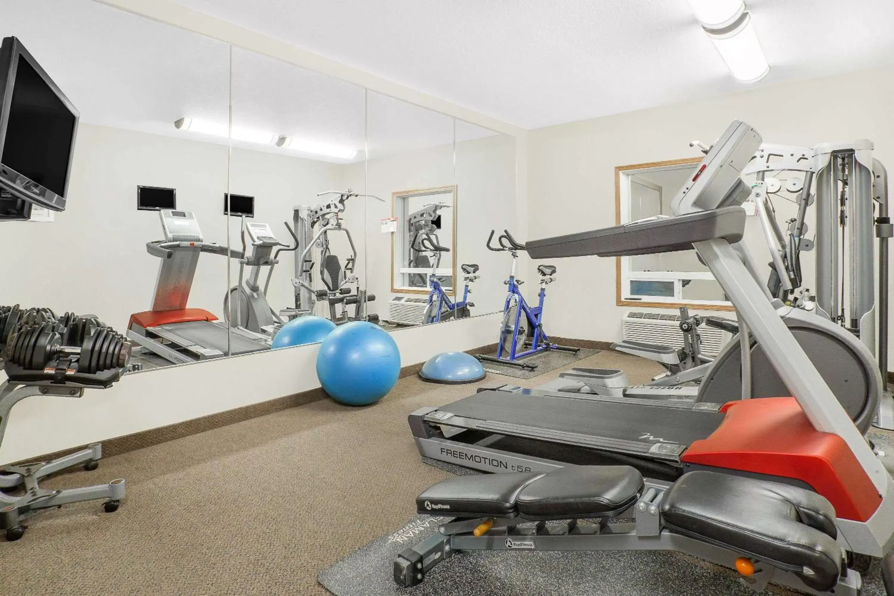 Fitness centre/facilities, Fitness Center/Facilities in Super 8 by Wyndham Athabasca AB