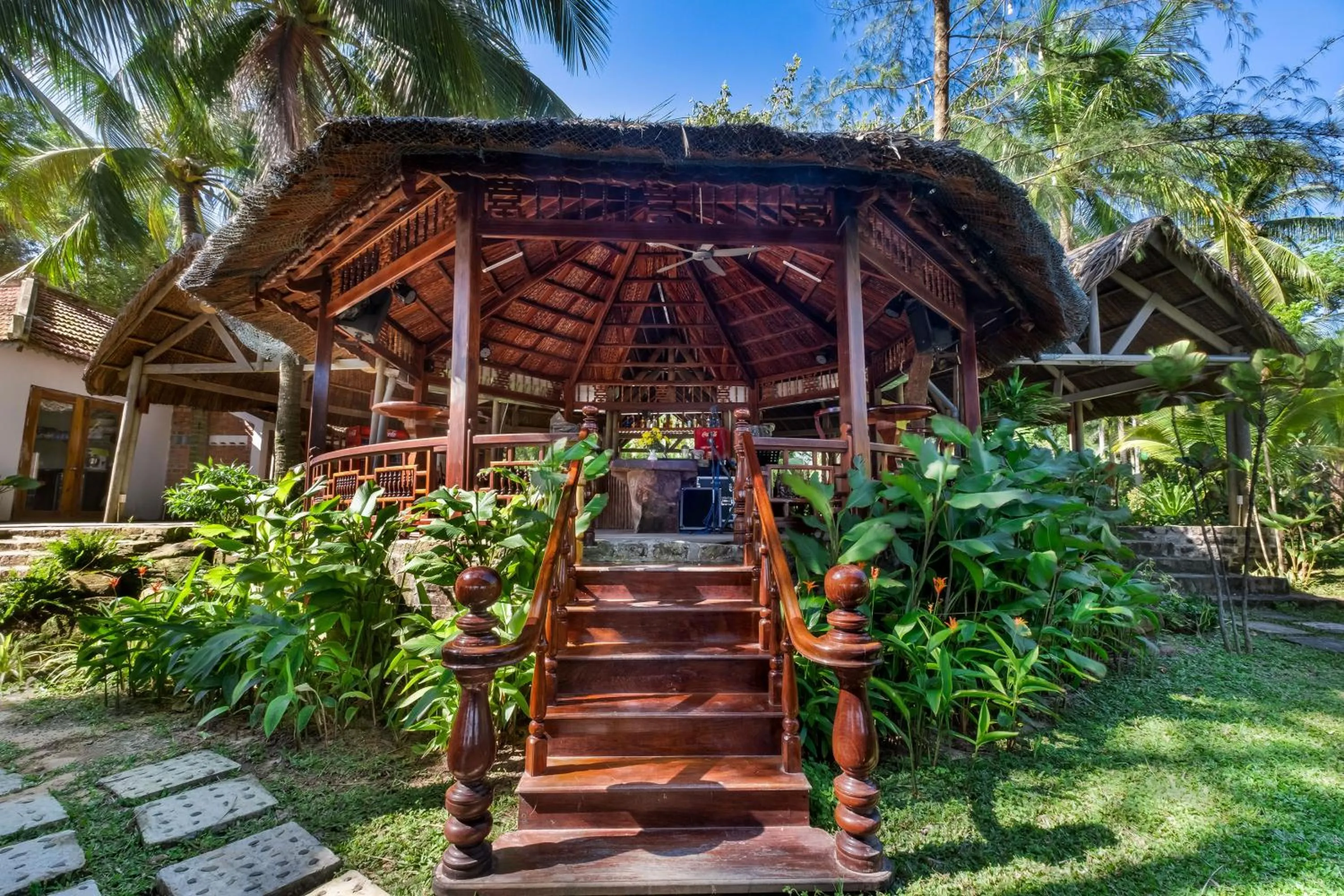 Property building in Coco Palm Beach Resort