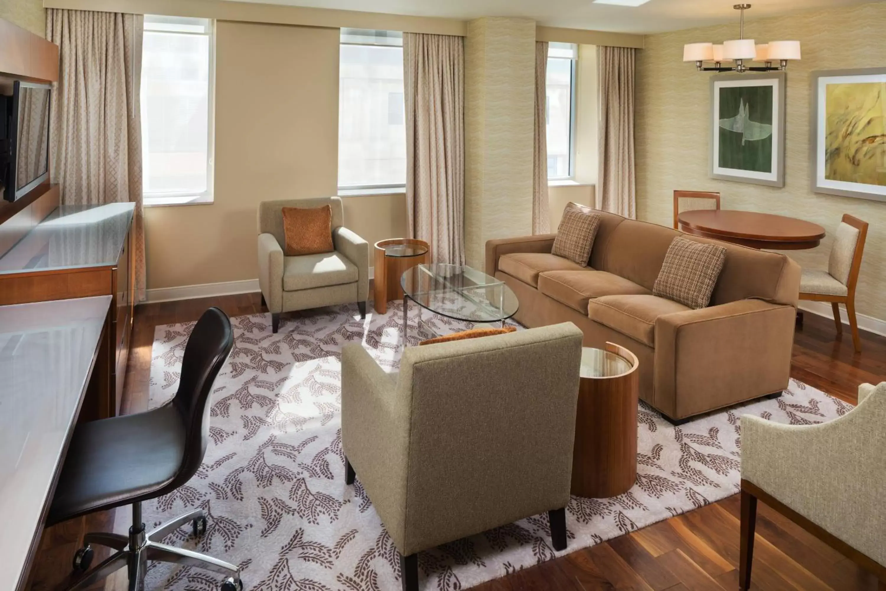 Living room, Seating Area in The Westin Minneapolis