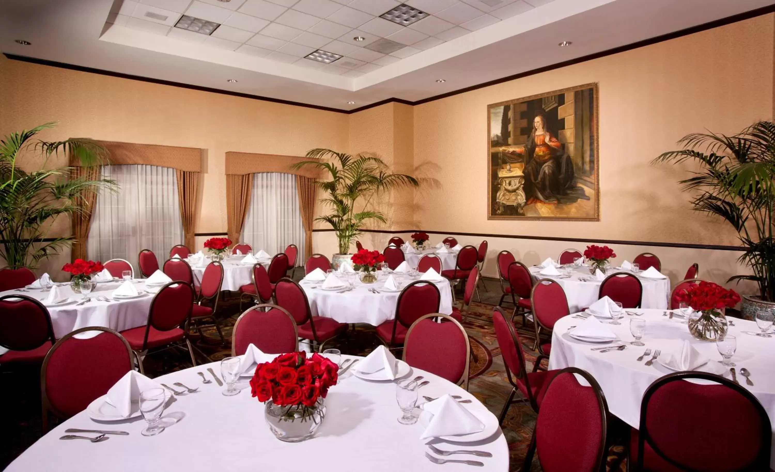 Banquet/Function facilities, Restaurant/Places to Eat in Azure Hotel&Suites Ontario Trademark Collection by Wyndham