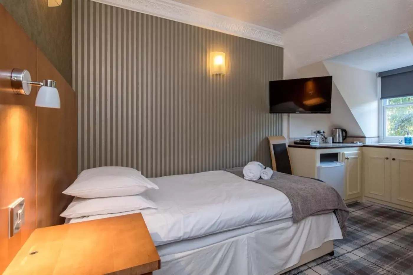 Bed in Quayside Hotel & Bar