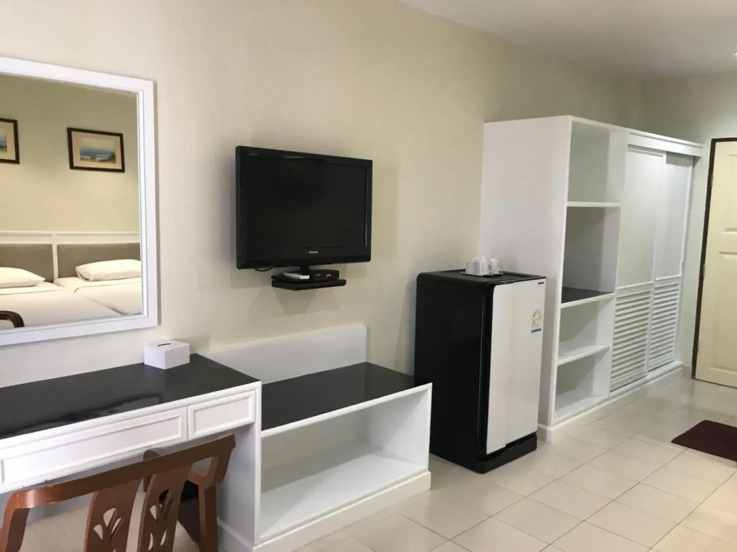 Bedroom, TV/Entertainment Center in Star 3 Residence