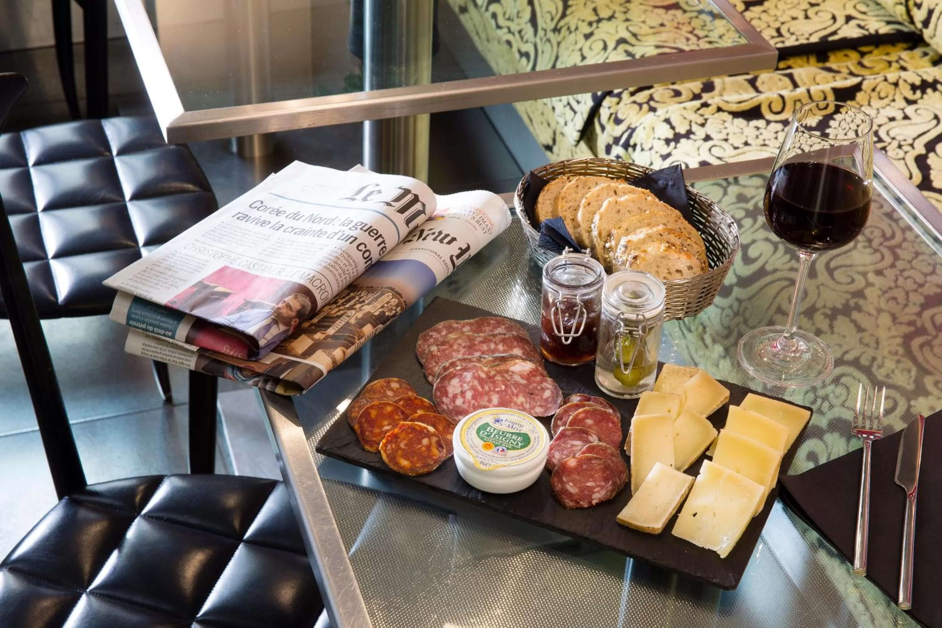 Lounge or bar in Hotel Design Sorbonne