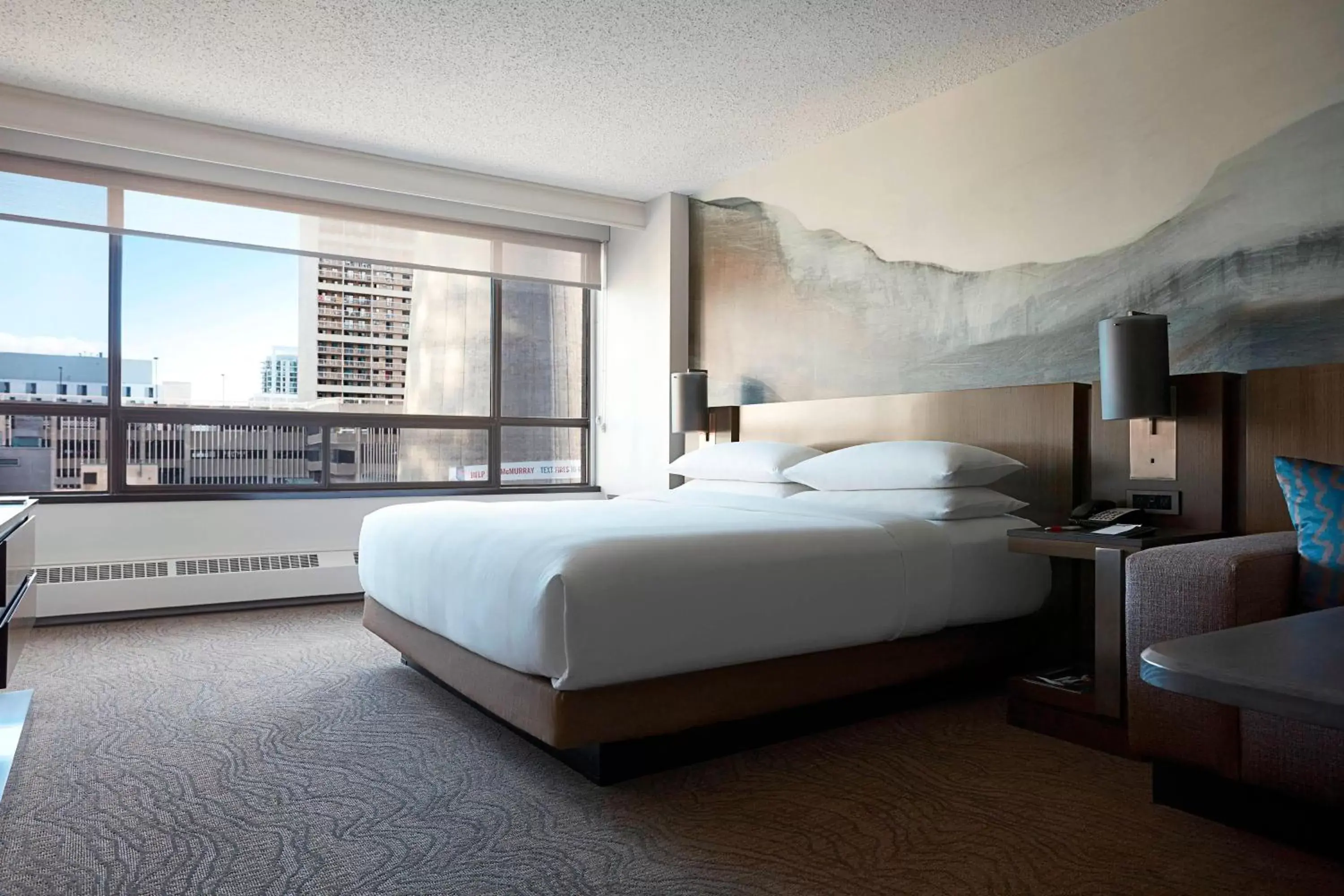 Photo of the whole room, Bed in Calgary Marriott Downtown Hotel