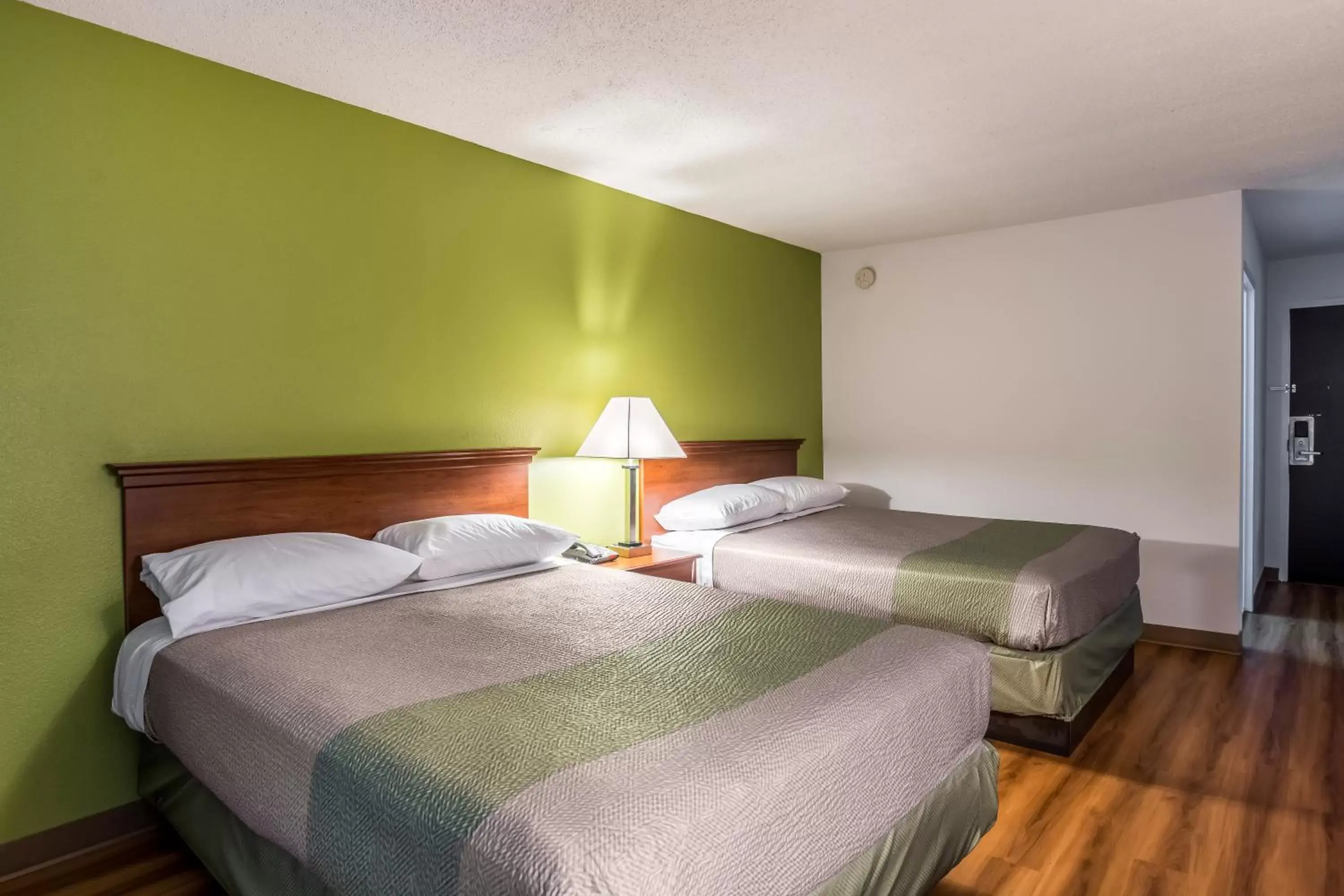Bedroom, Bed in Motel 6-Petersburg, VA - Fort Lee
