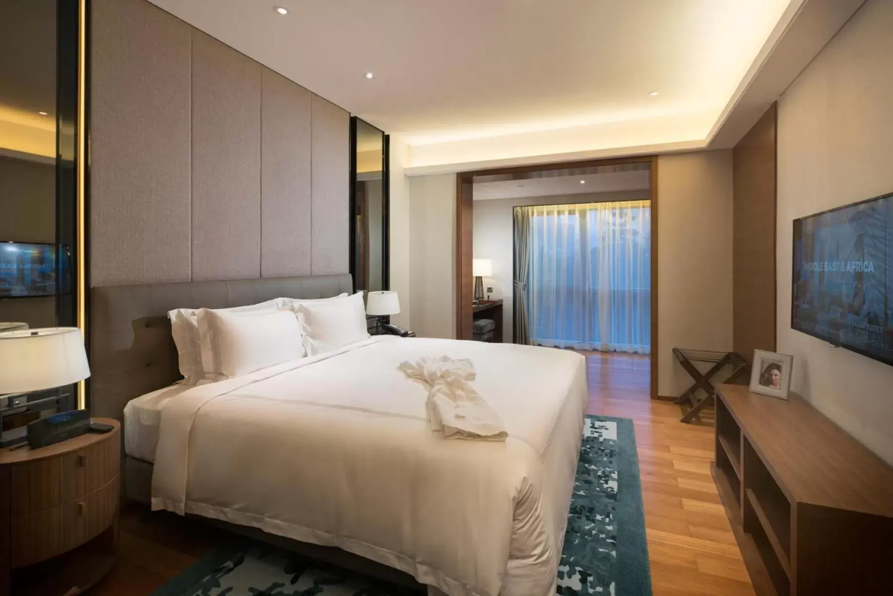 Bedroom in Fraser Suites Shenzhen