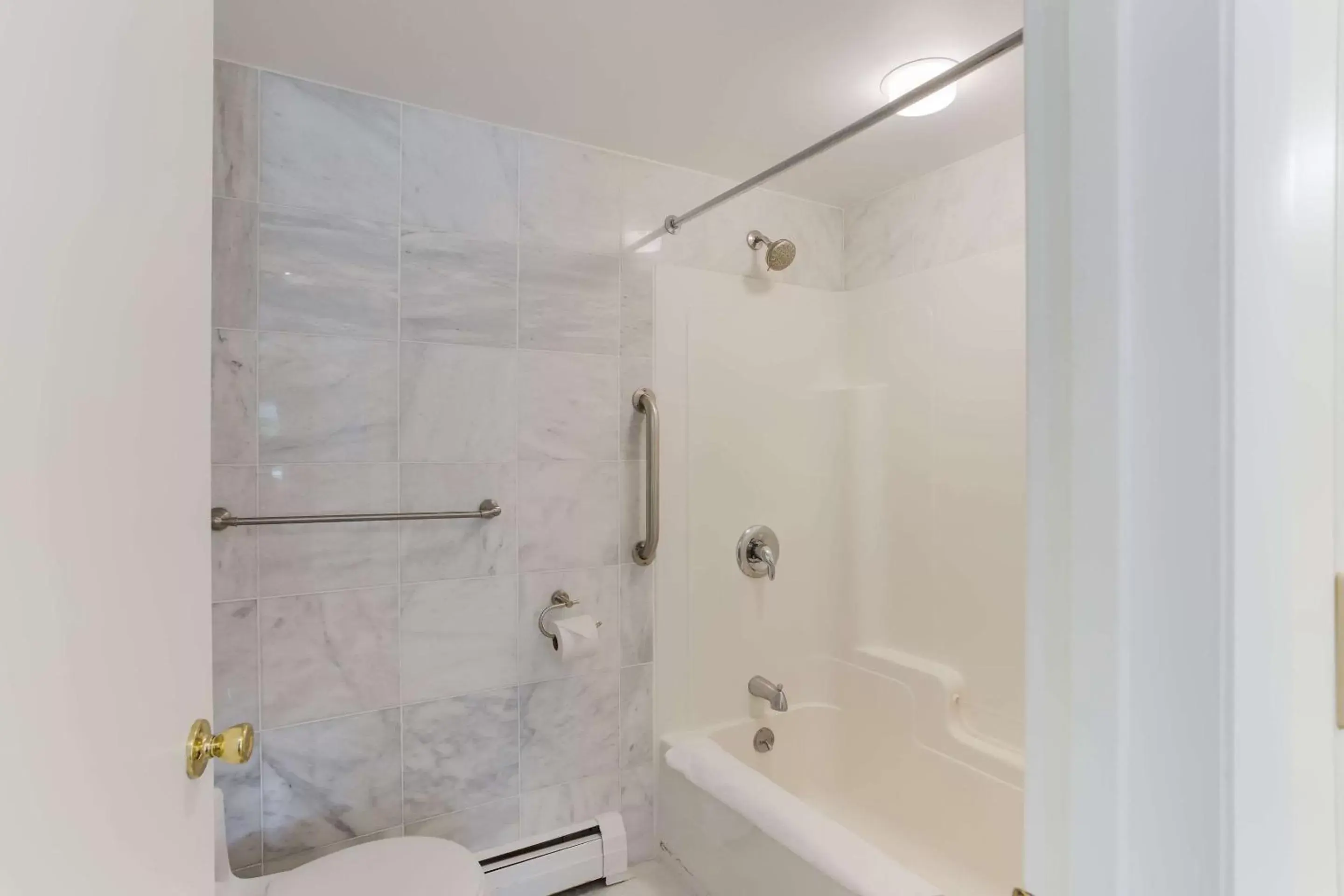 Bathroom in The Palmer House Resort, Ascend Hotel Collection