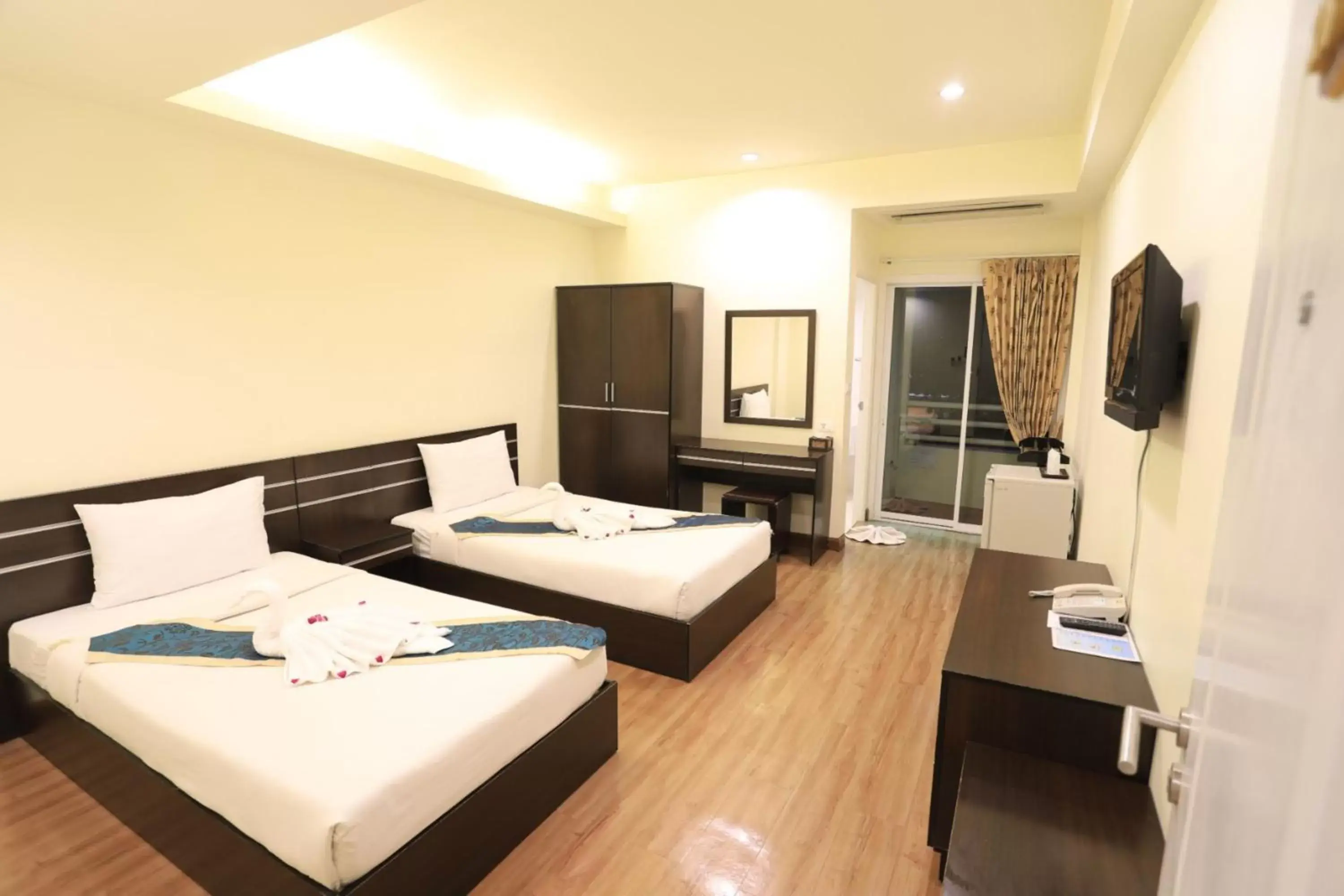 Photo of the whole room, Bed in Platinum Place Photo of the whole room, Bed in Platinum Place