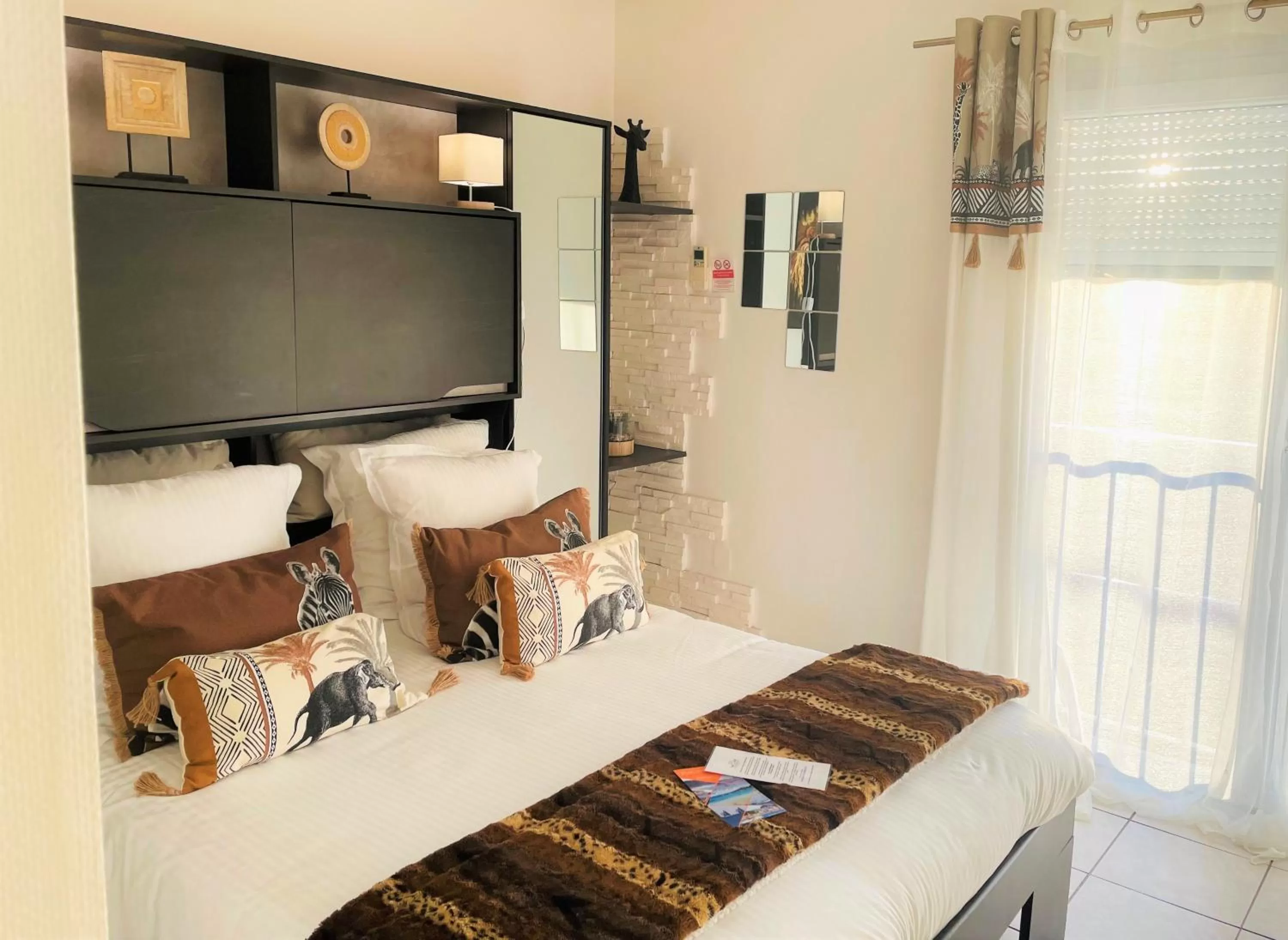 Photo of the whole room in Hôtel Le Méditerranée